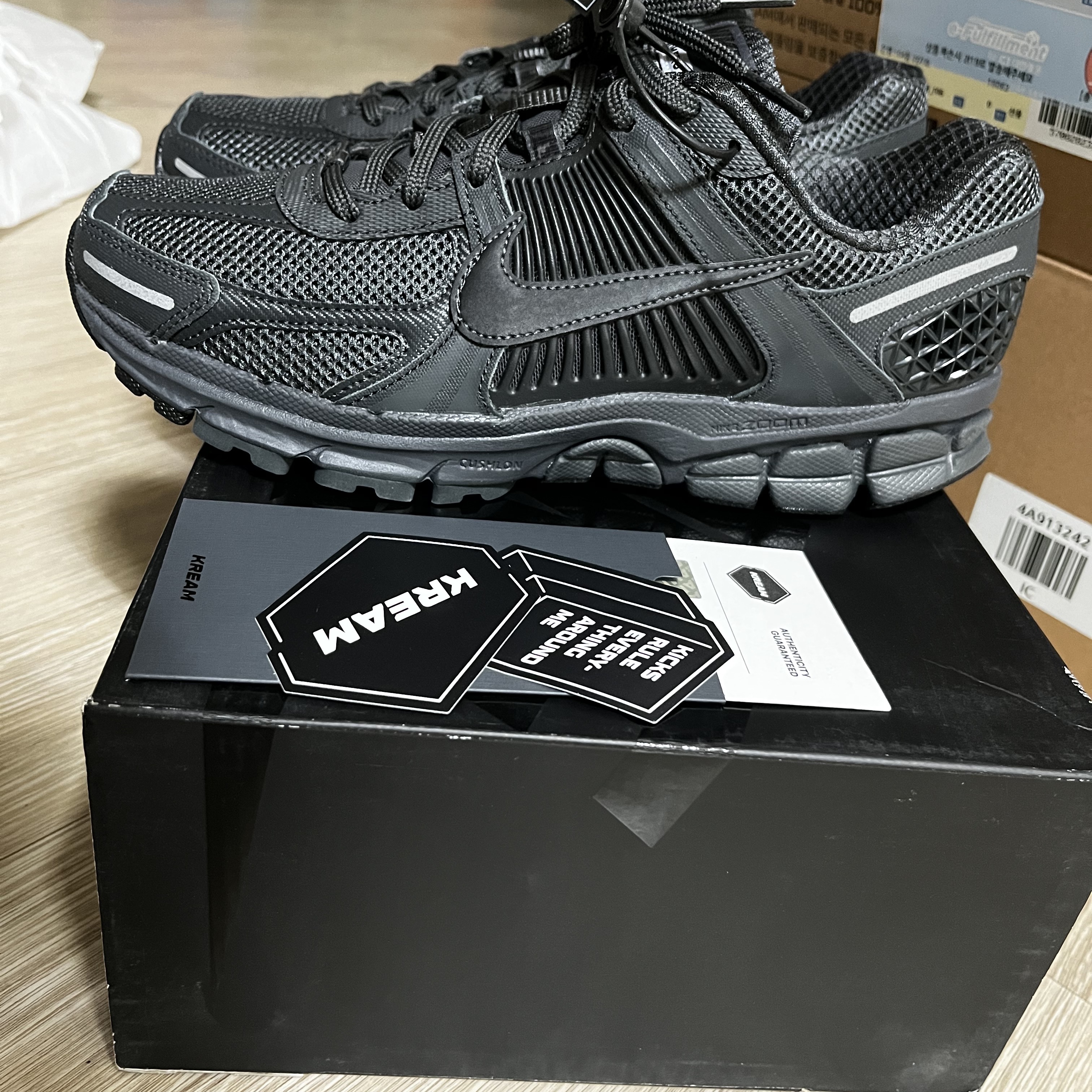 Nike Zoom Vomero 5 SP Anthracite 2023 착용 스타일 - 2