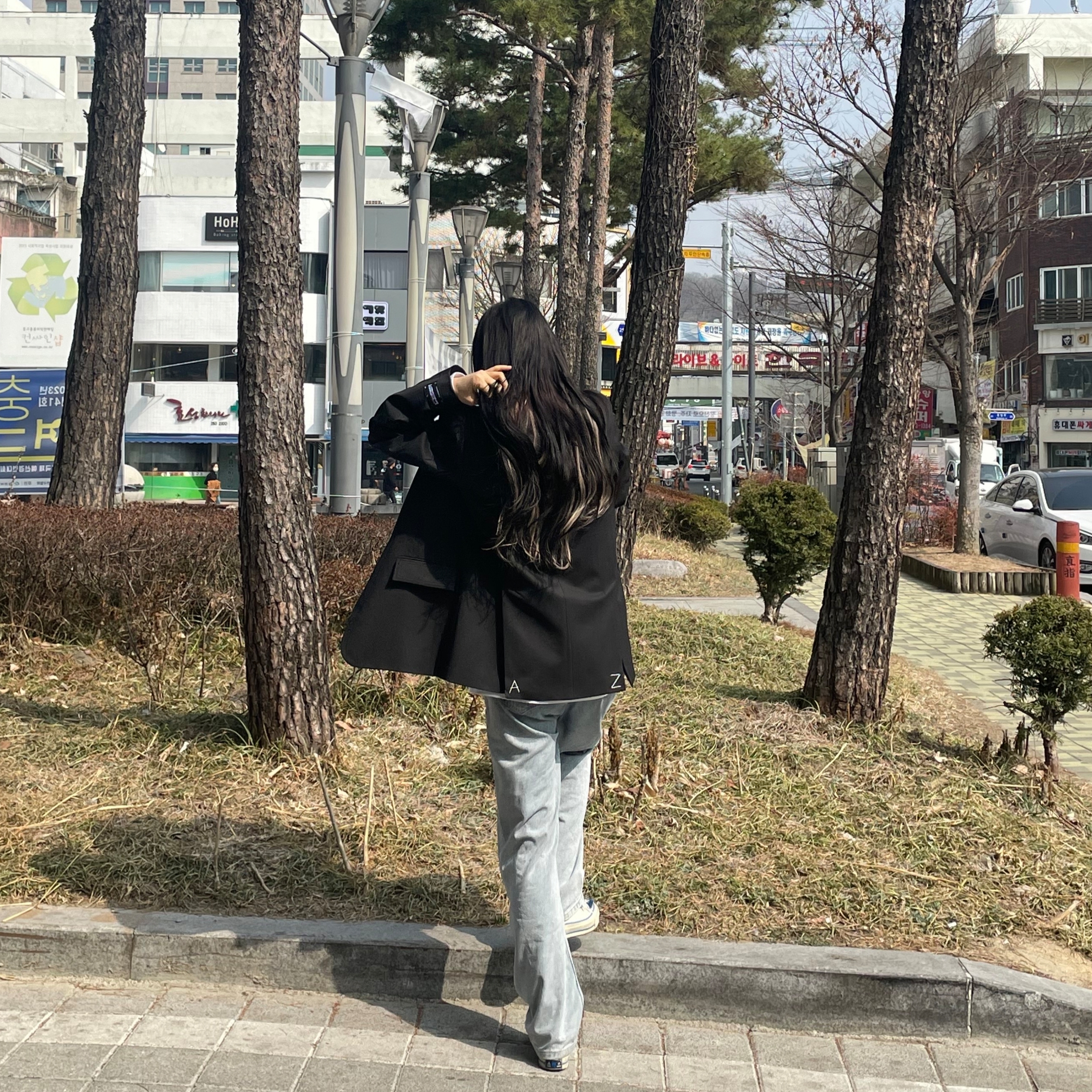 Zara x Ader Error Oversize Blazer Black, Converse x Ader Error Chuck 70 High White 착용 스타일