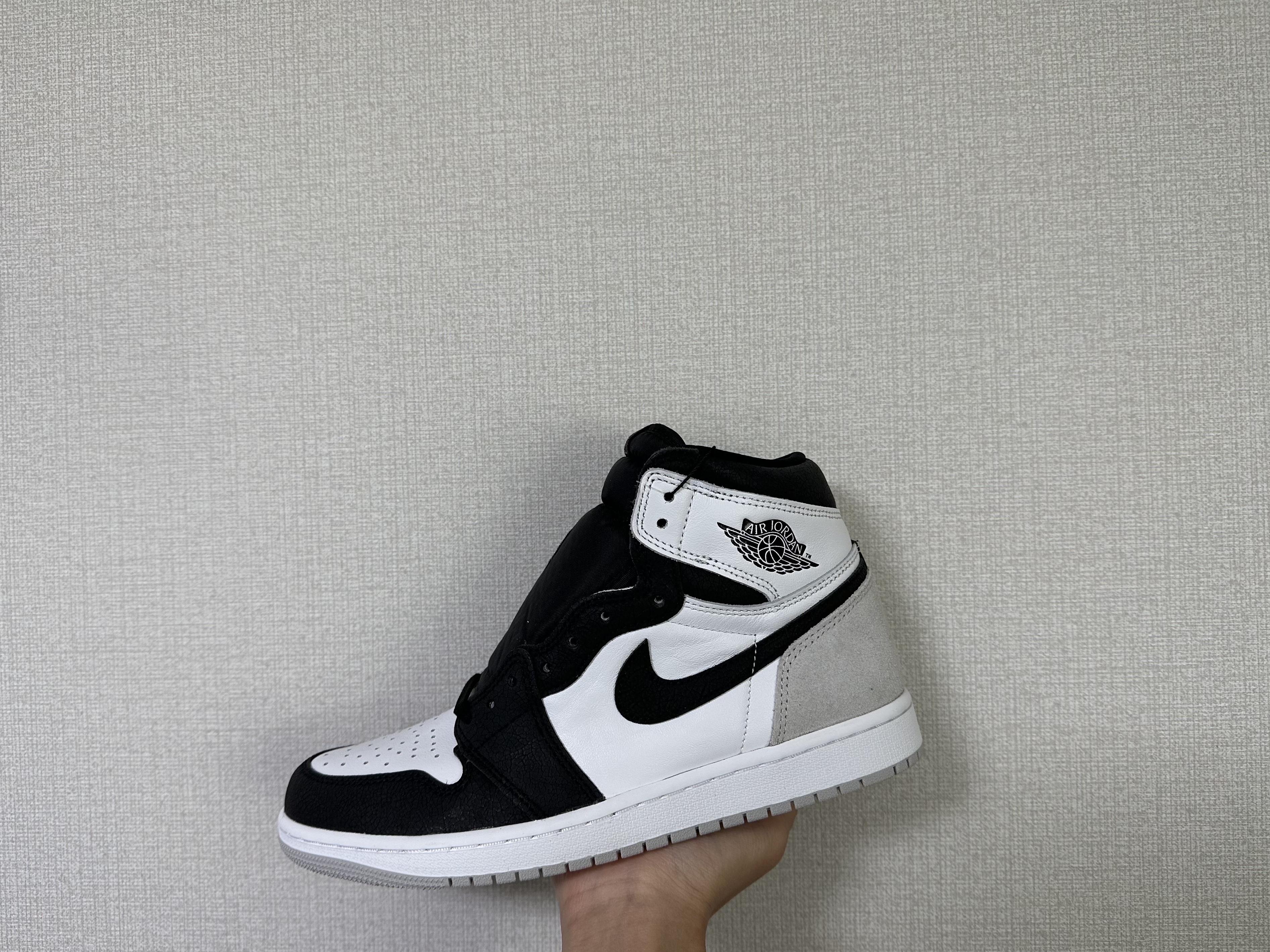 Jordan 1 Retro High OG Bleached Coral 착용 스타일 - 2