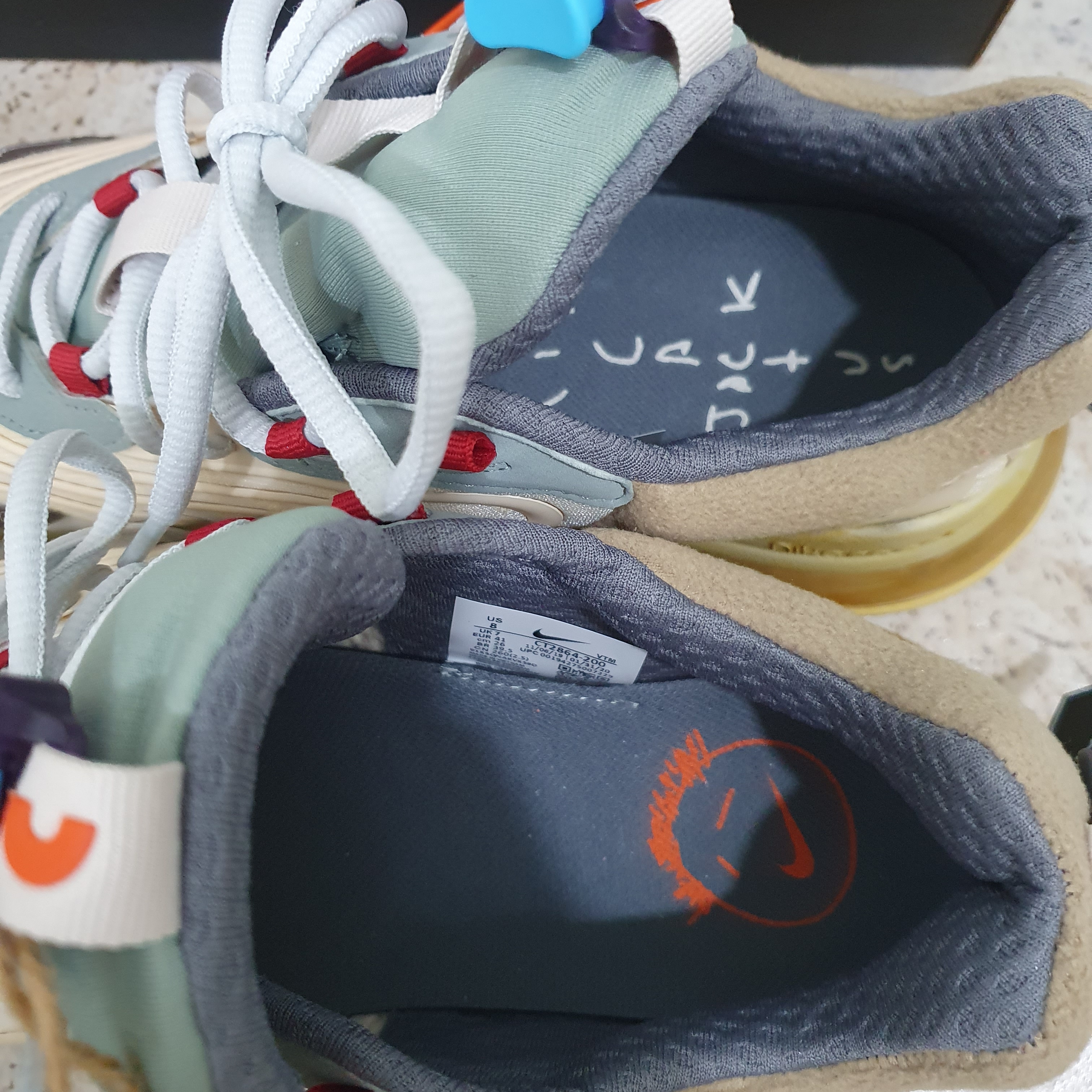 Nike x Travis Scott Air Max 270 React Cactus Trails 착용 스타일 - 2