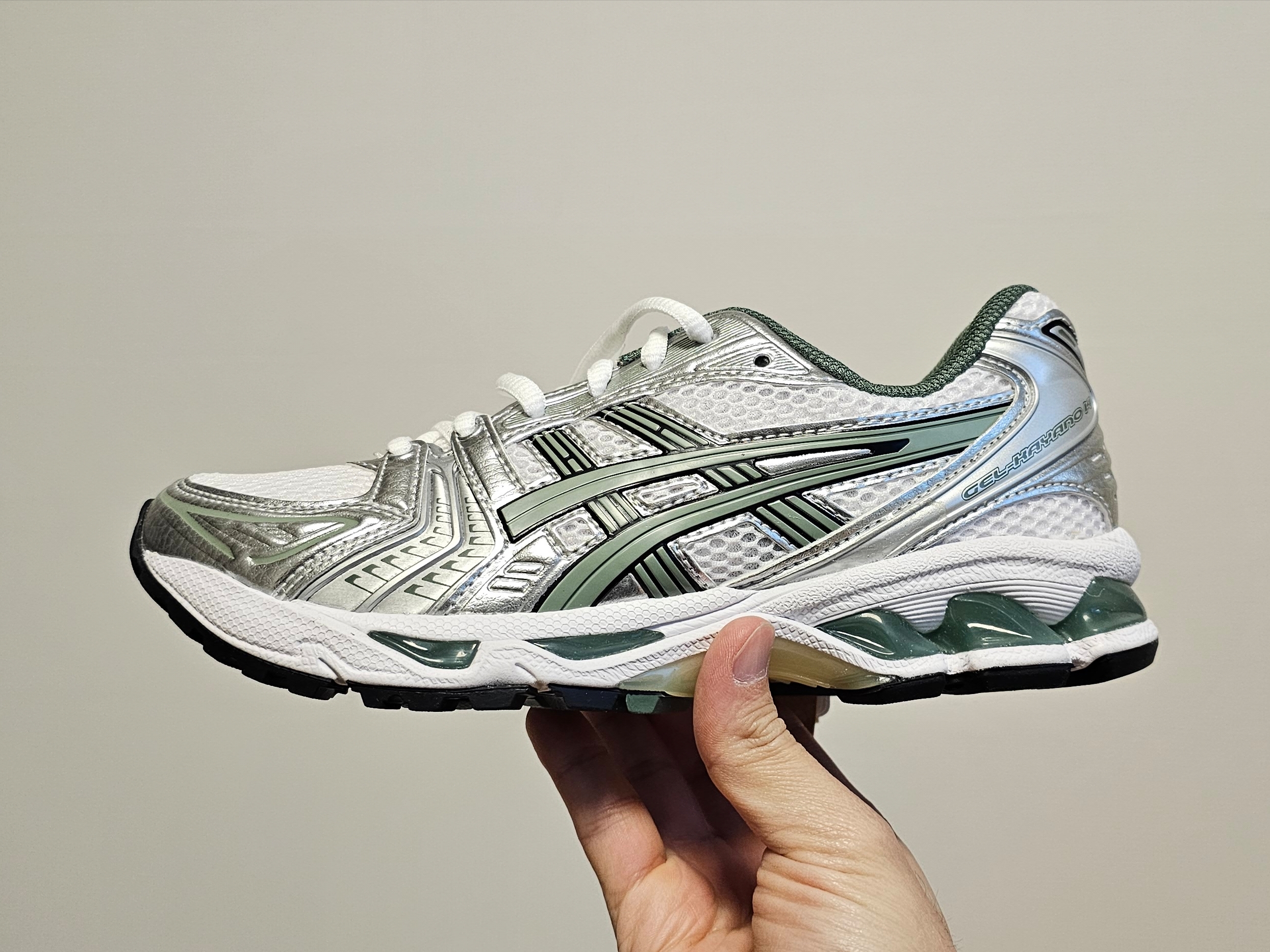 Asics Gel-Kayano 14 White Slate Grey 착용 스타일