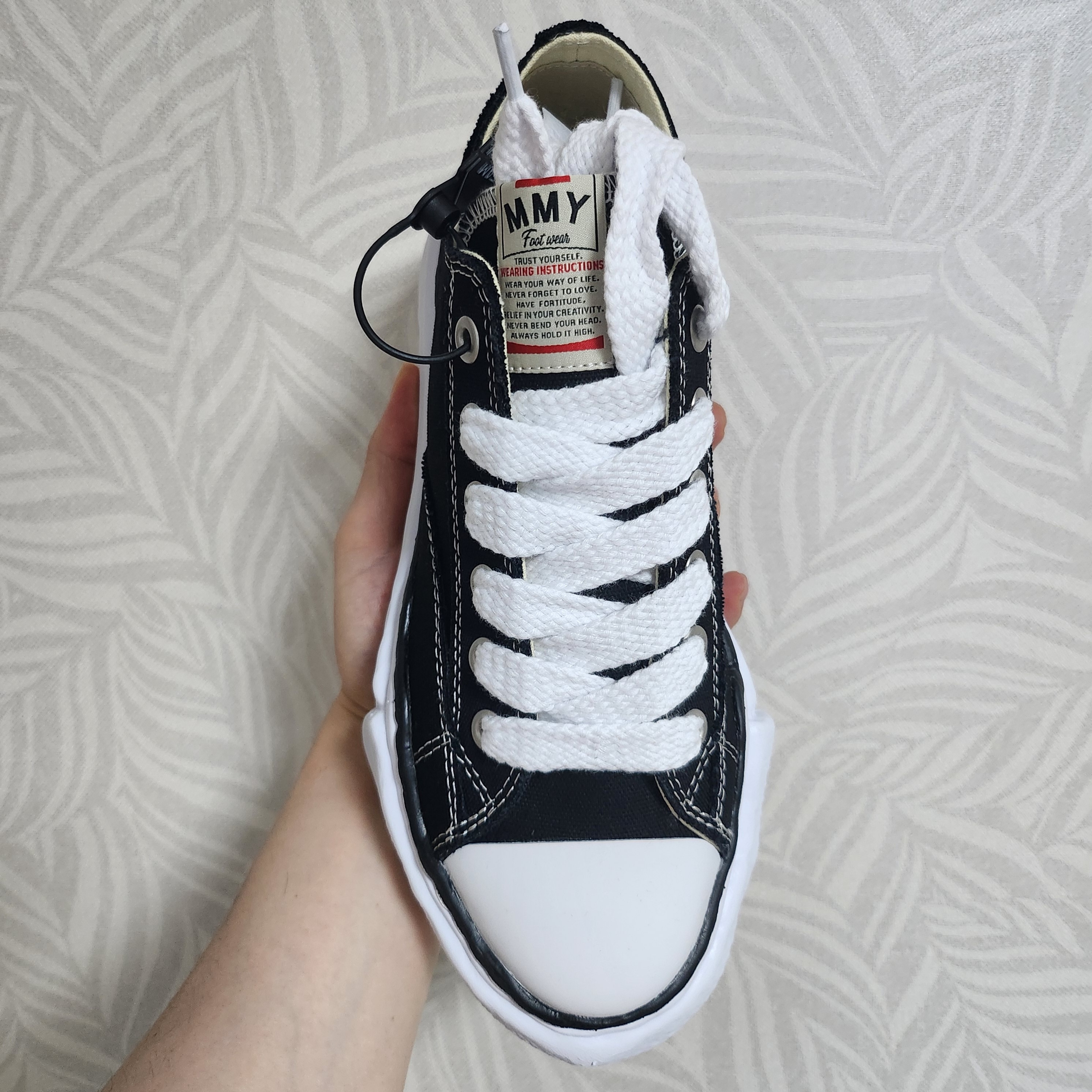 Maison Mihara Yasuhiro Peterson OG Sole Canvas Low Sneakers Black 착용 스타일 - 2
