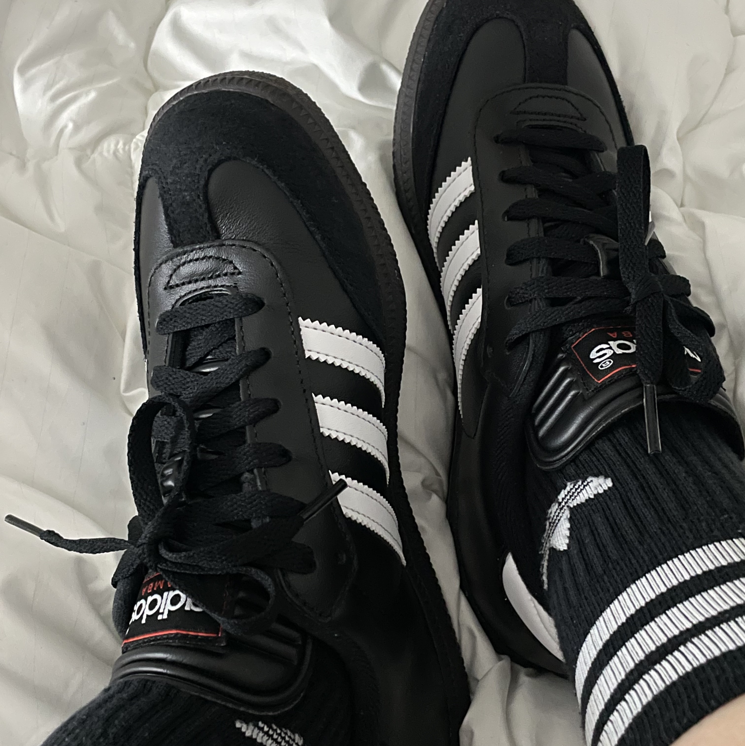 (J) Adidas Samba Classic Core Black 착용 스타일 - 2