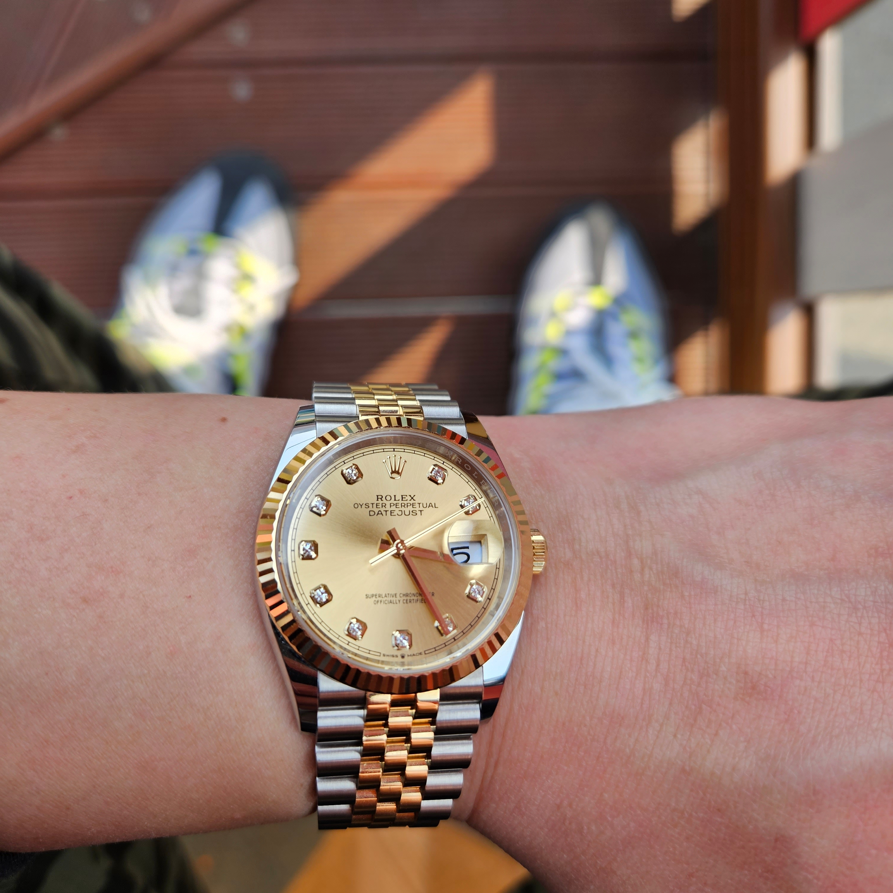 Nike Air VaporMax 95 Neon, Rolex Datejust 36mm 126233 Champagne Diamond-Set Jubilee 착용 스타일