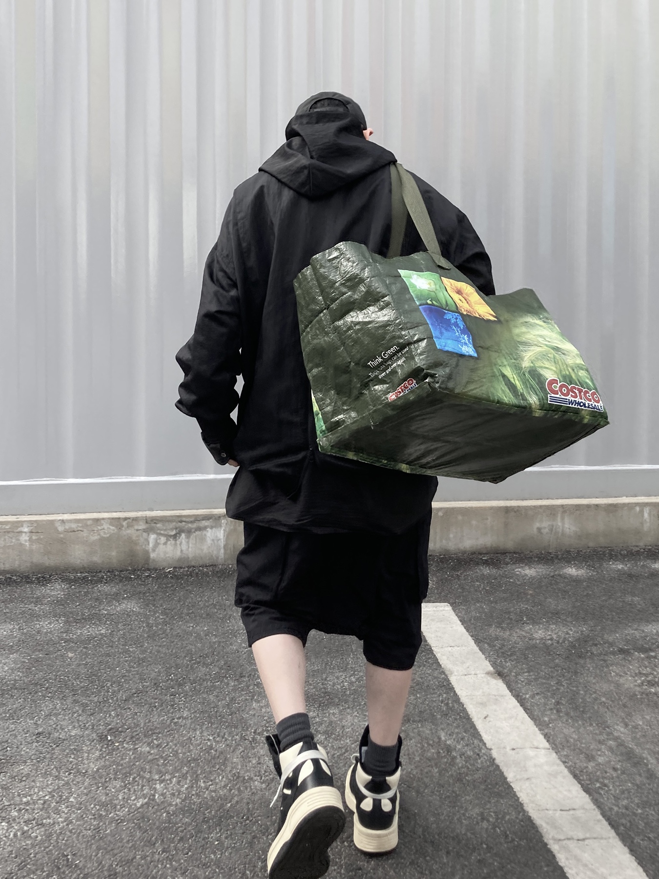 Converse x Drkshdw Turbowpn Black Cream, Essentials x New Era Retro Crown Strapback Black 착용 스타일 - 1