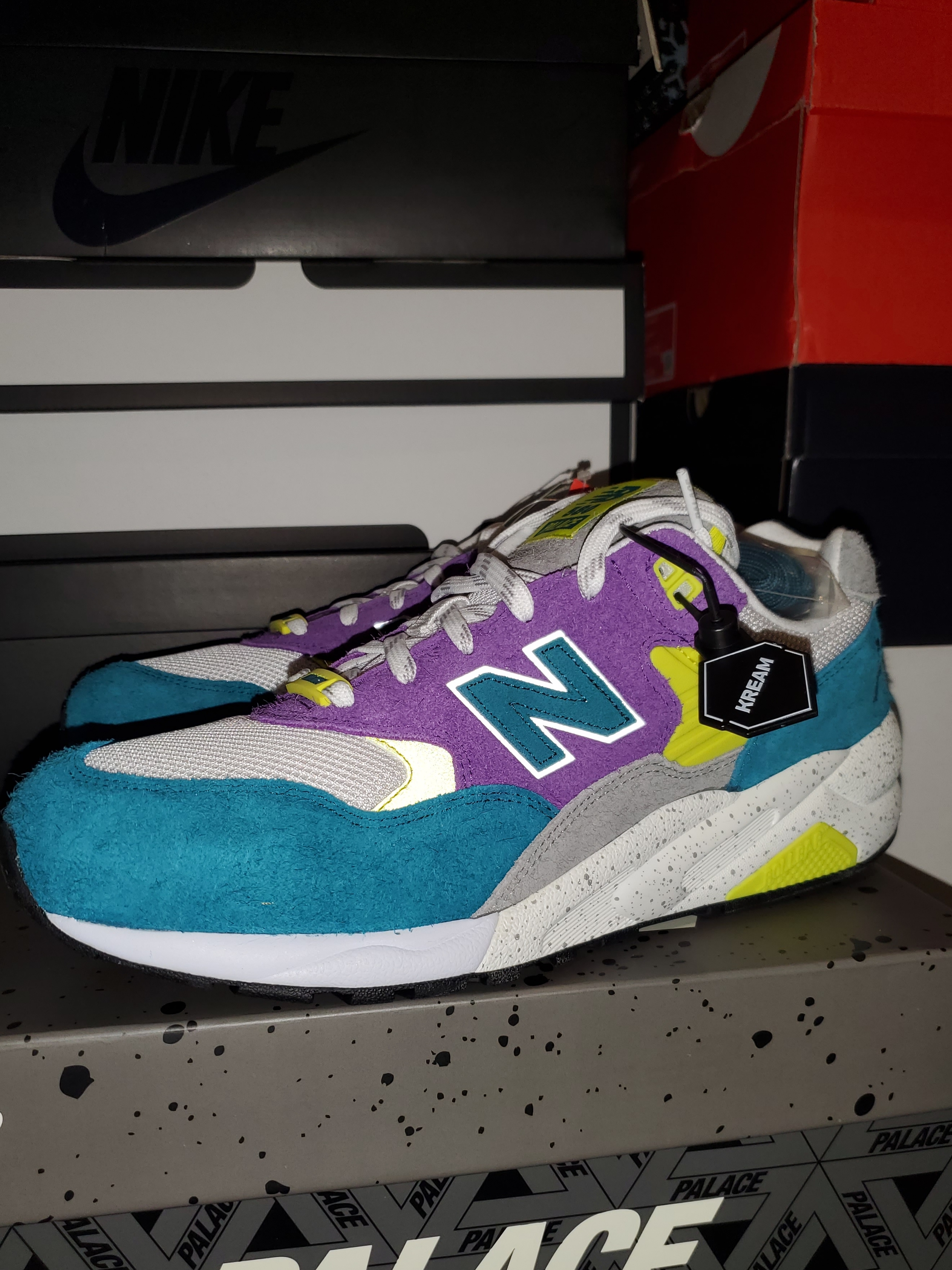 New Balance x Palace MT580 Shaded Spruce Pansy 착용 스타일 - 3