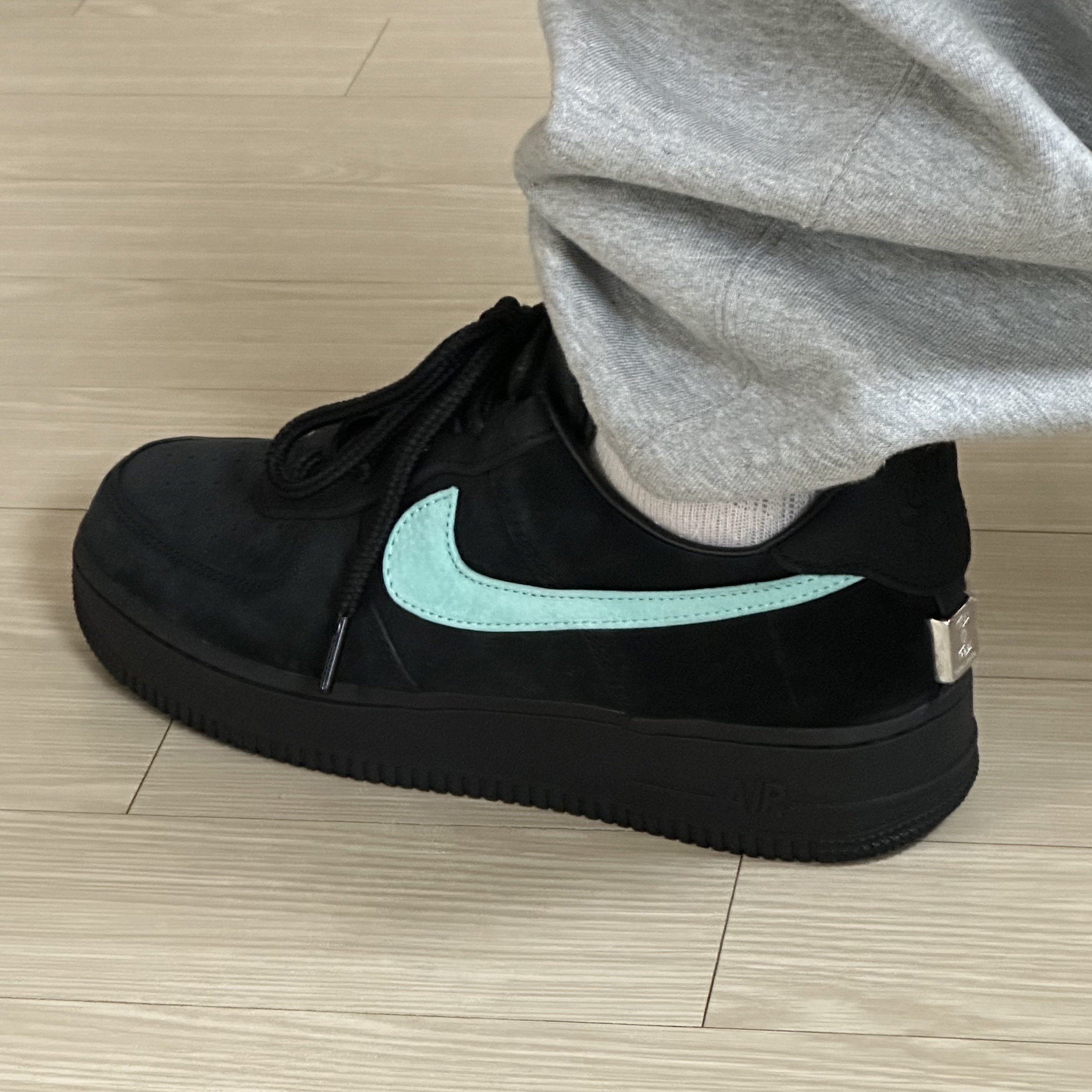 Nike x Tiffany & Co. Air Force 1 Low SP 1837, Nike x Stussy NRG Fleece Pants Dark Grey Heather (DO9340-063) 착용 스타일 - 2