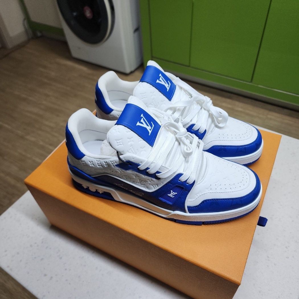 Louis Vuitton LV Trainer Sneakers Blue 착용 스타일 - 2