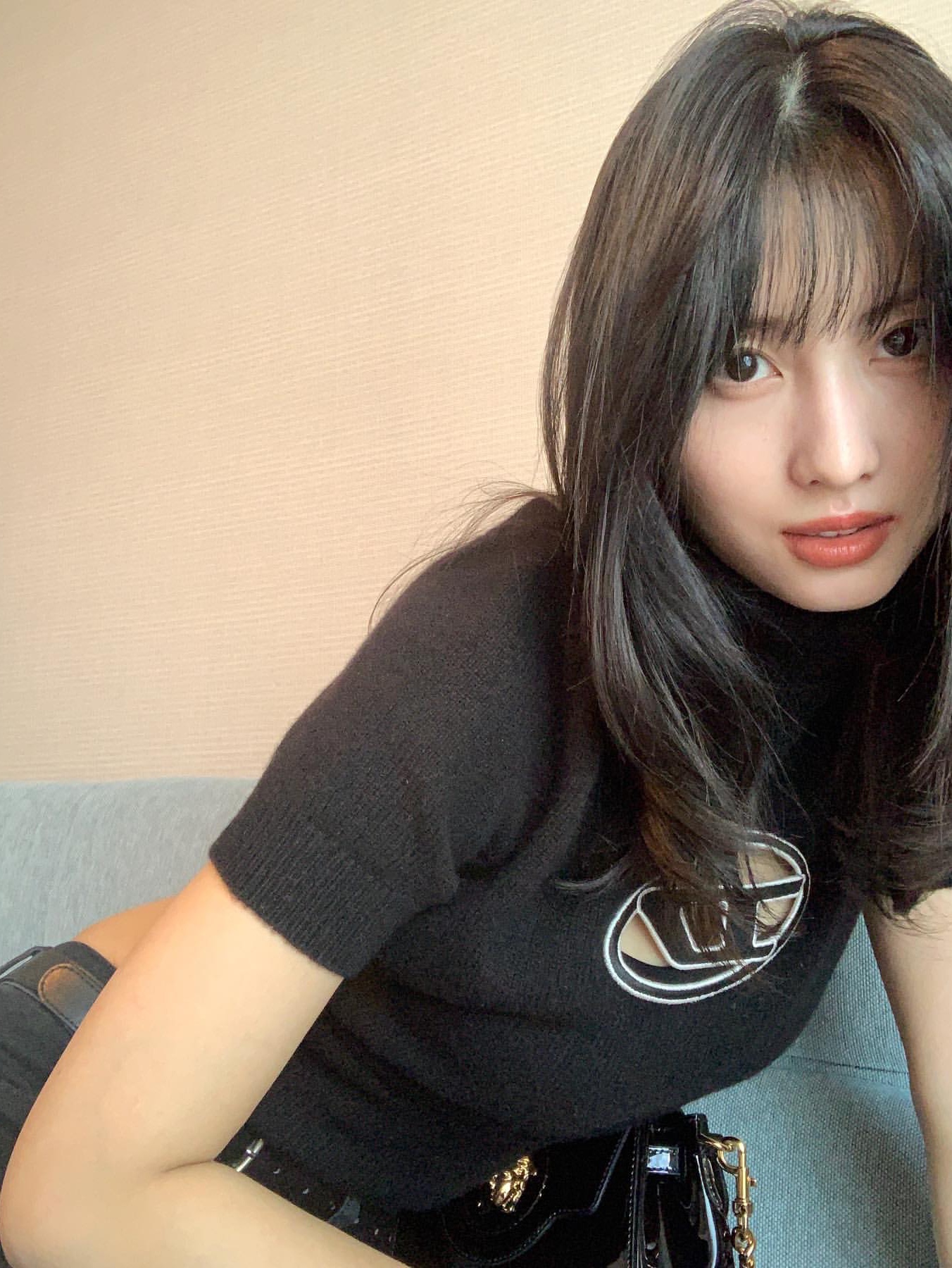 (W) Diesel T-Angie Peekaboo Logo T-Shirt Black 착용 스타일