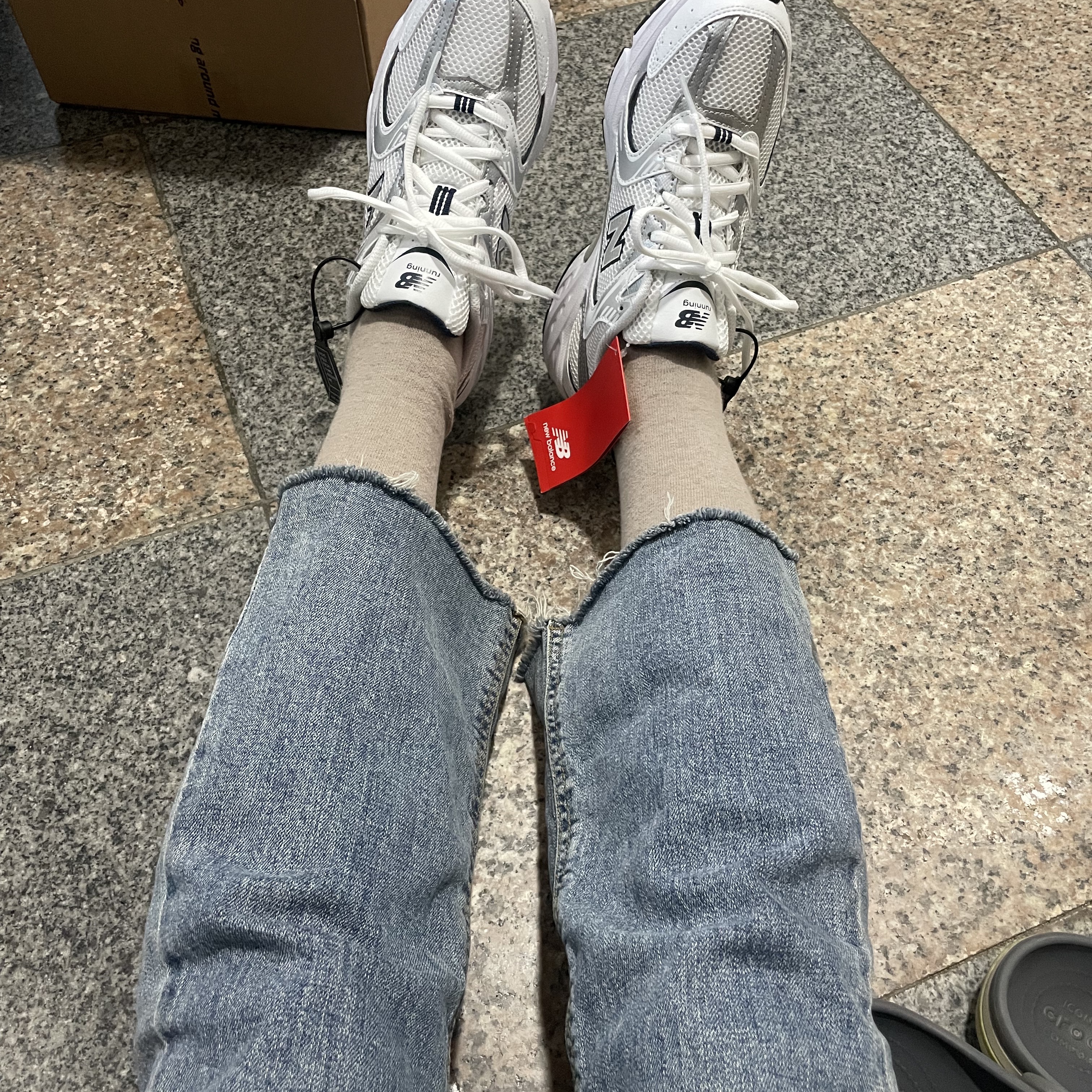 New Balance 530 White 착용 스타일 - 4