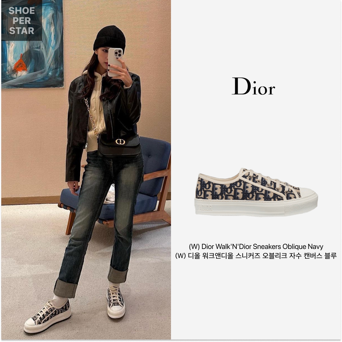 (W) Dior Walk'N'Dior Sneakers Oblique Navy 착용 스타일 - 1