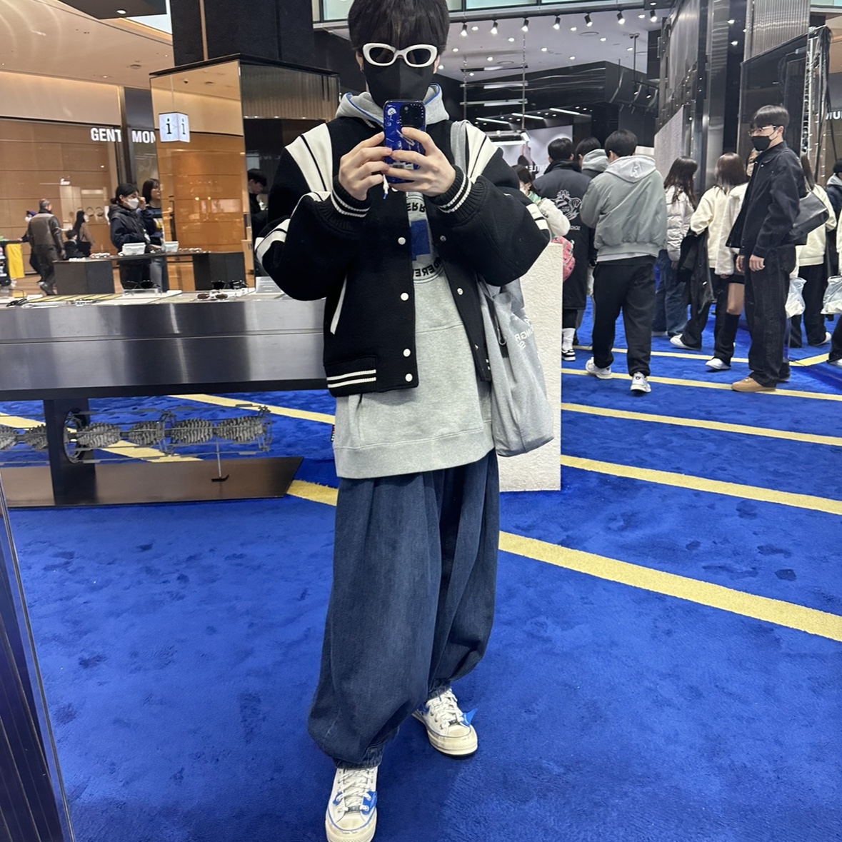 Converse x Ader Error Shapes Pullover Hoodie Vintage Grey Heather, Zara x Ader Error Wide Leg Jeans Blue 착용 스타일