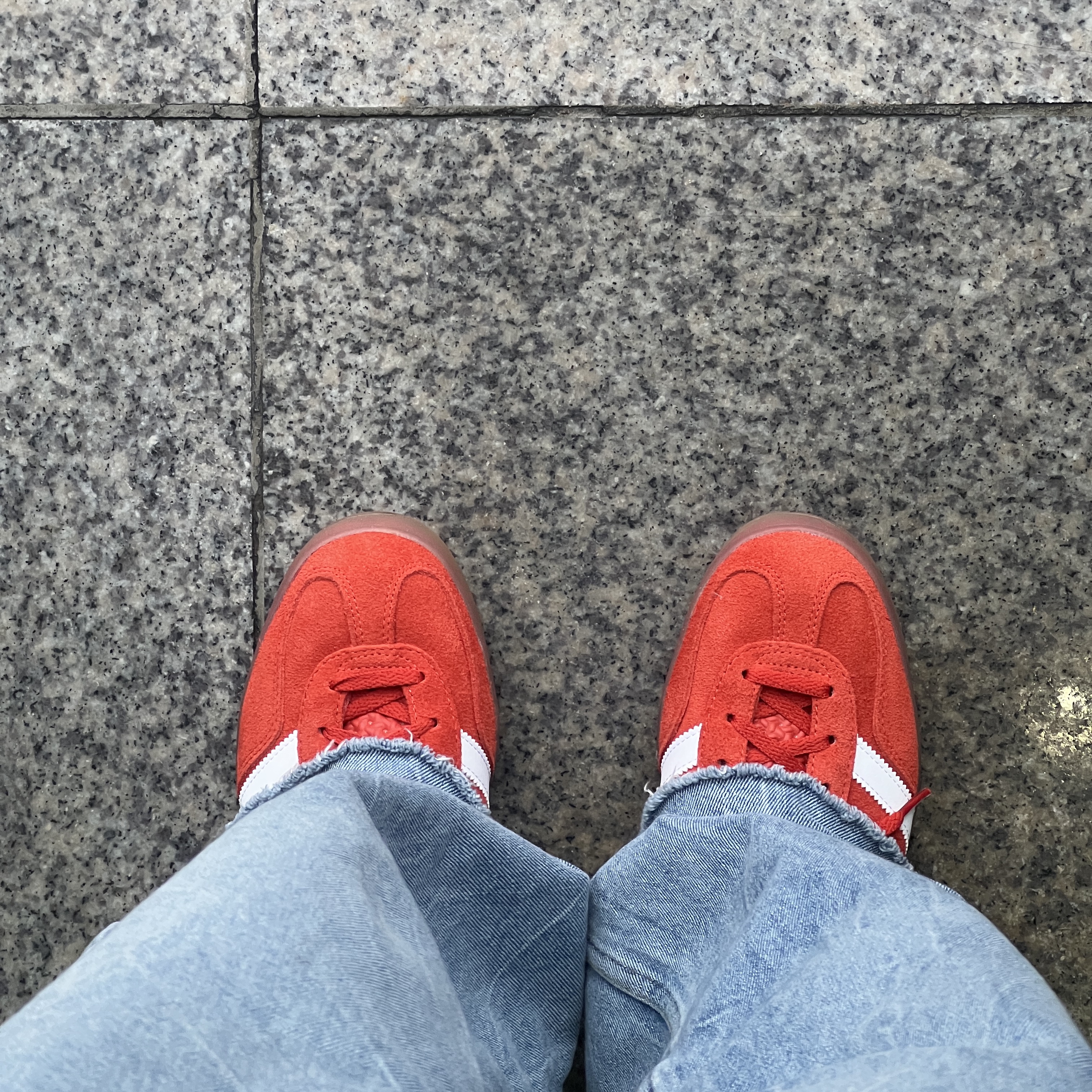(W) Adidas Gazelle Indoor Bold Orange Cloud White 착용 스타일