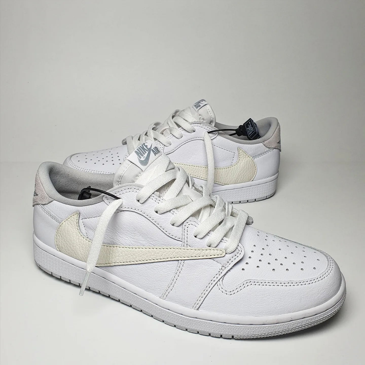 Jordan 1 Low OG Neutral Grey 착용 스타일 - 3