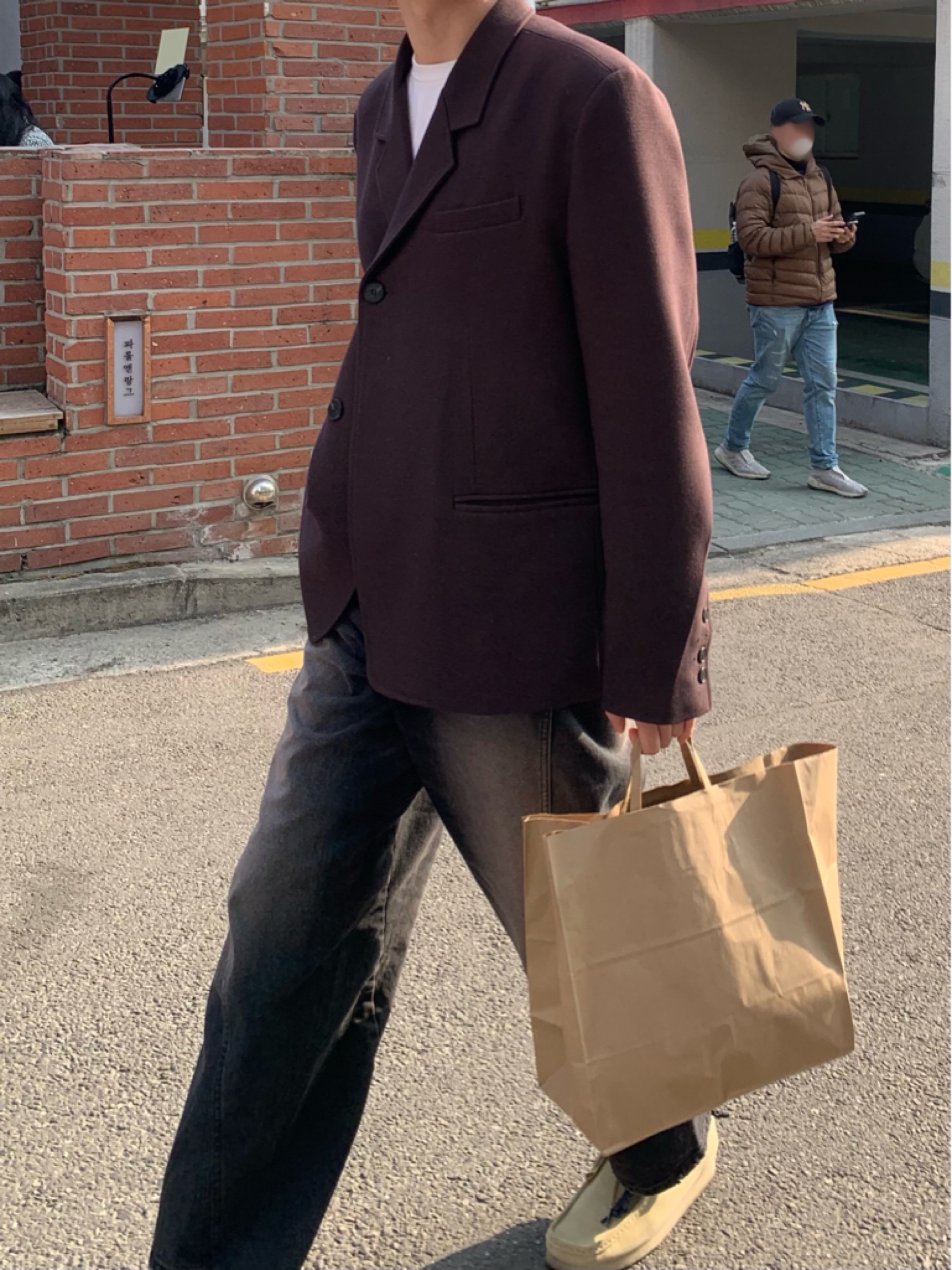 Clarks Wallabee Maple Suede 착용 스타일 - 1