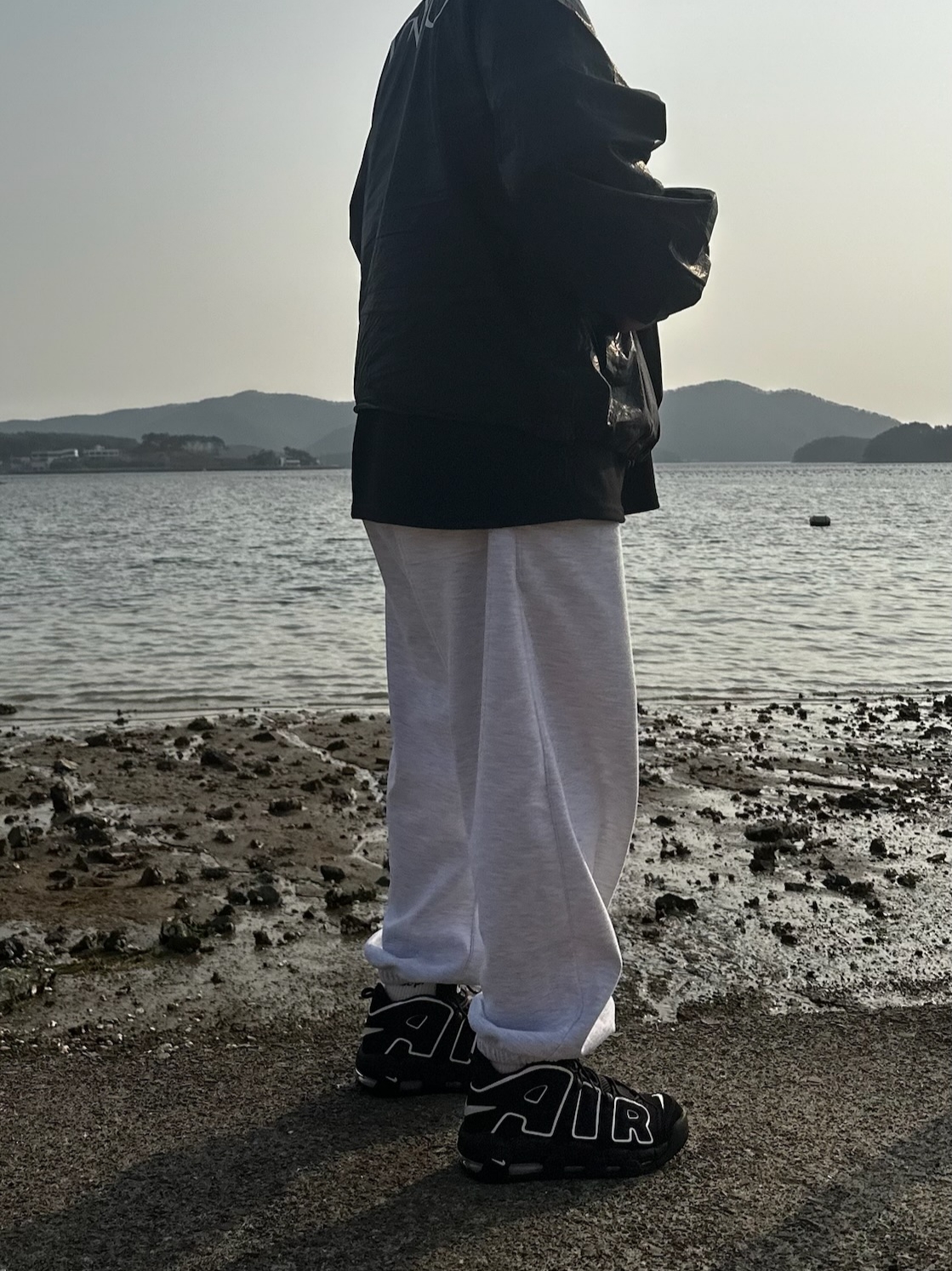 Nike Air More Uptempo Black White 2020 착용 스타일