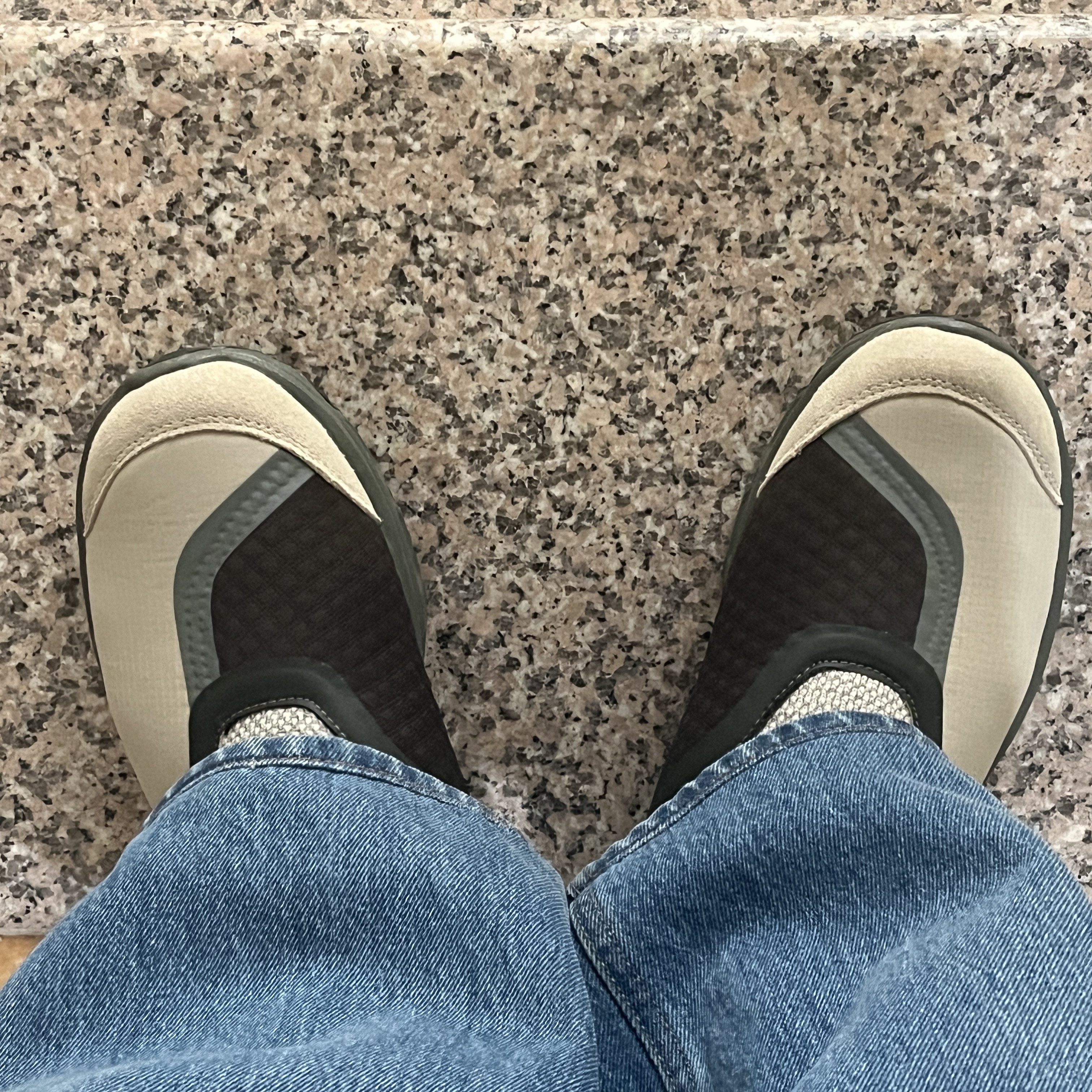 Salomon RX Snug Moss Gray 착용 스타일