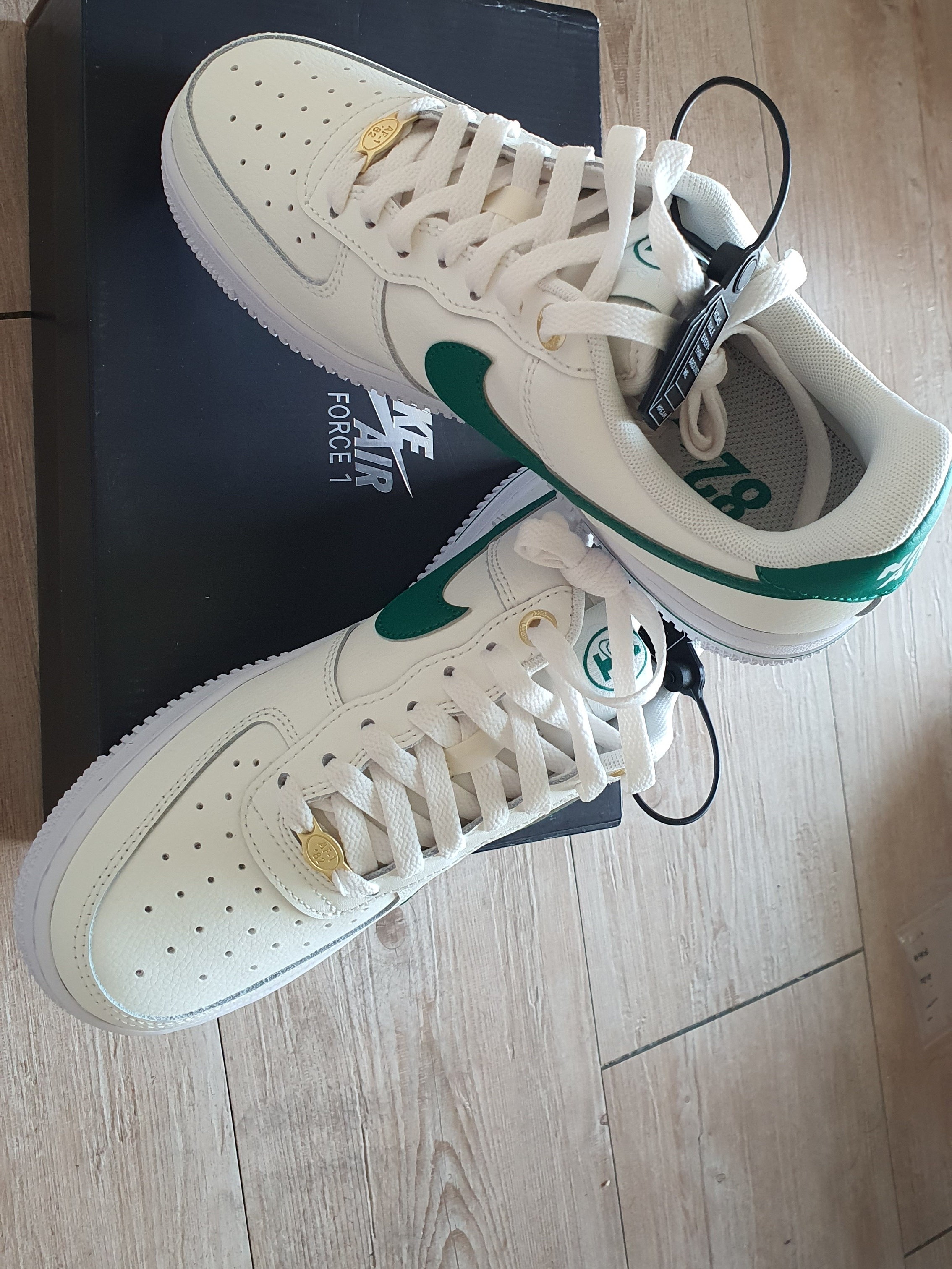 Nike Air Force 1 '07 LV8 40th Anniversary Join Forces Sail Malachite 착용 스타일 - 1