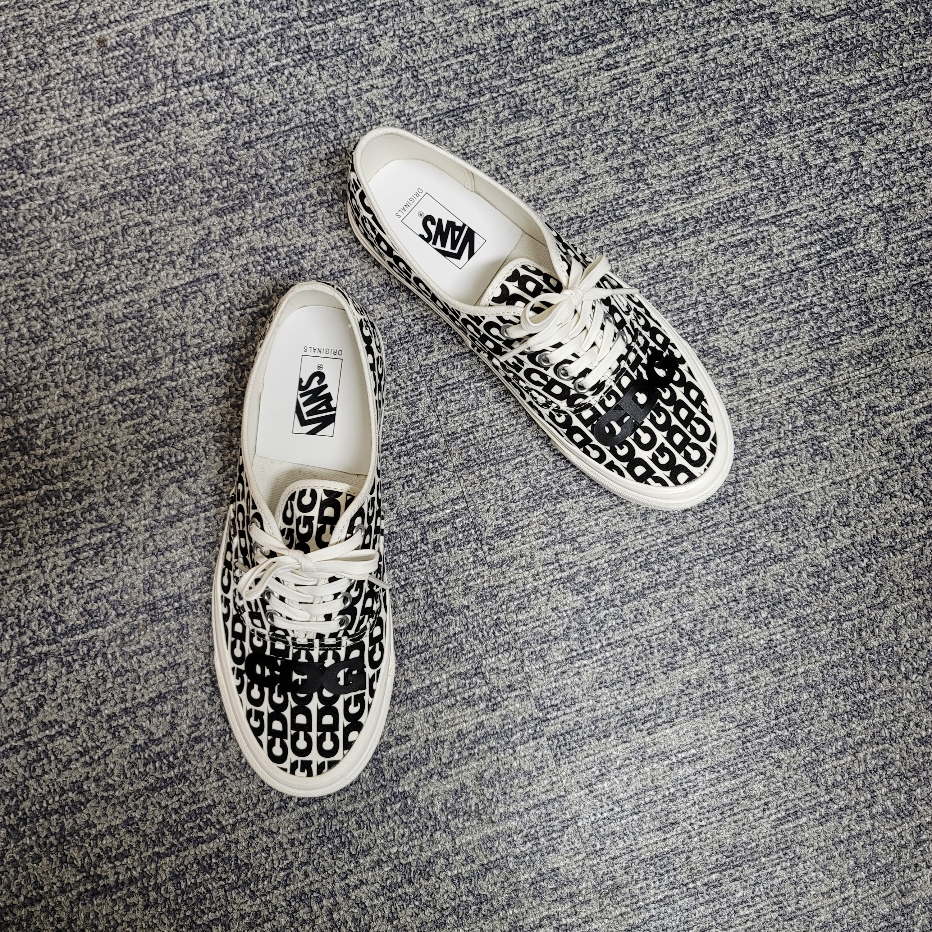 Vans Vault x CDG OG Authentic LX White Black 착용 스타일