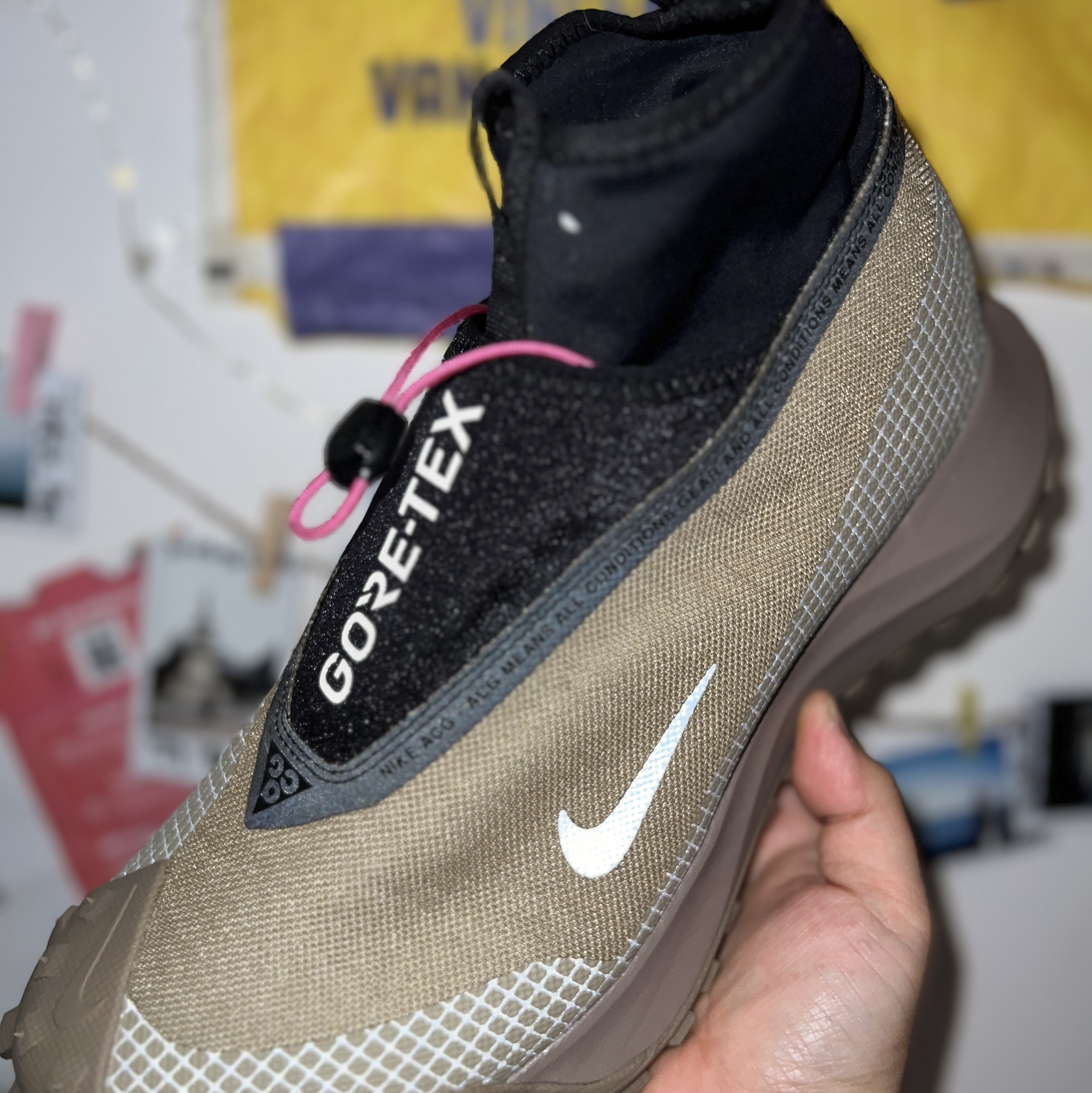 Nike ACG Mountain Fly Gore-Tex Khaki 착용 스타일 - 2
