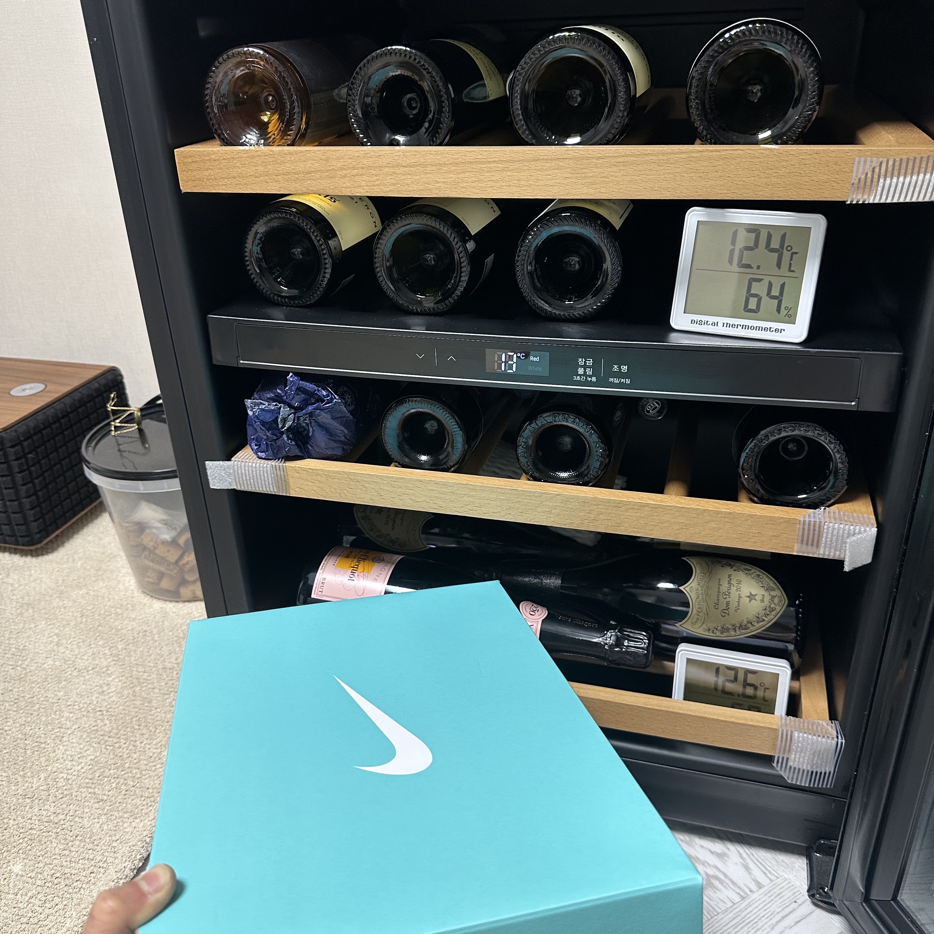 Nike x Tiffany & Co. Air Force 1 Low SP 1837 착용 스타일 - 4
