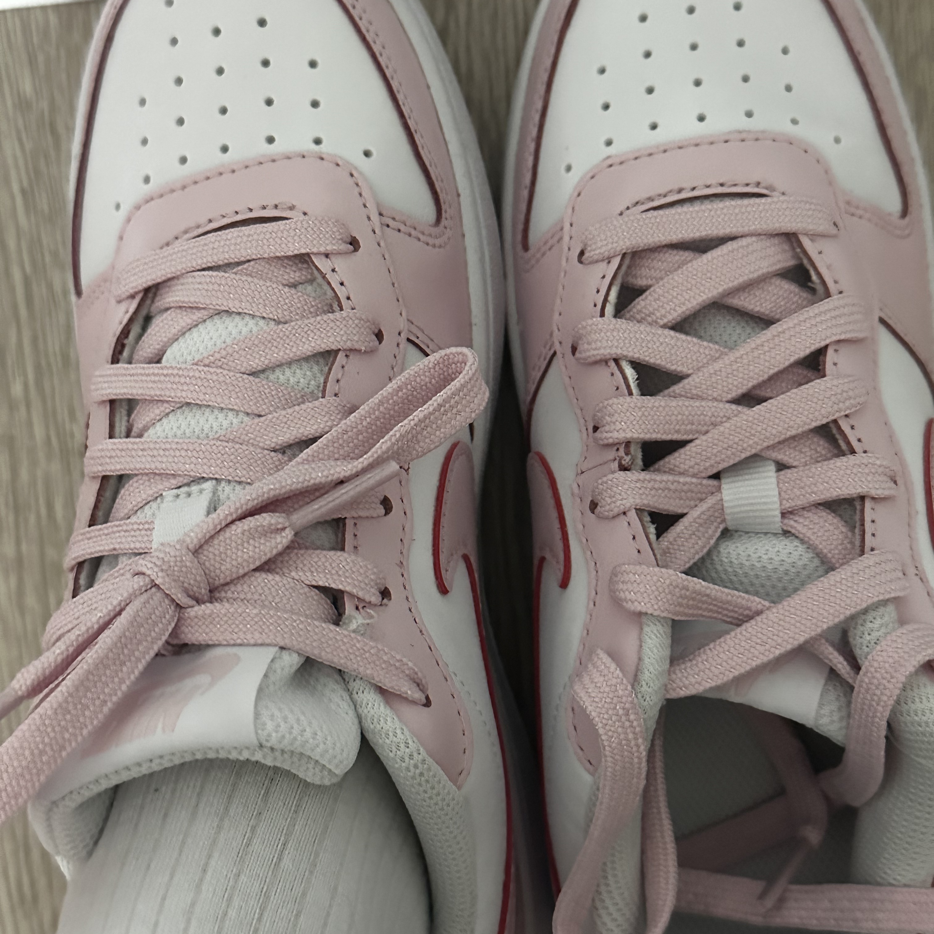 (GS) Nike Court Borough 2 SE White Pink Foam 착용 스타일