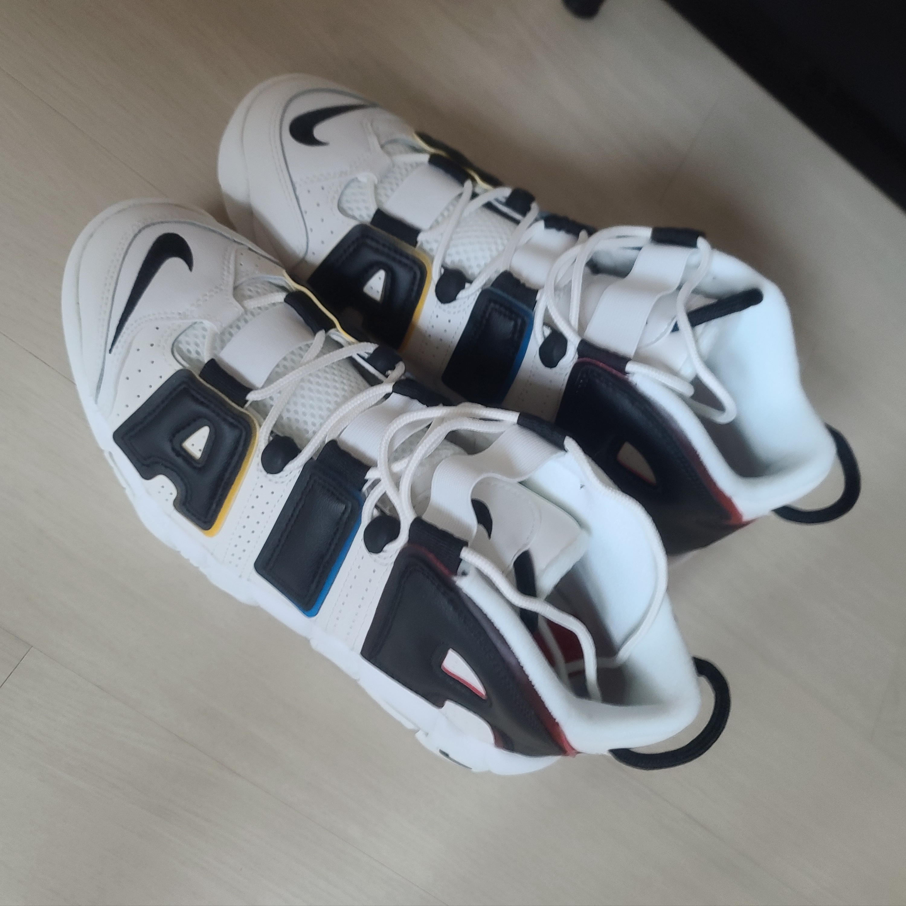 Nike Air More Uptempo 96 Trading Cards 착용 스타일