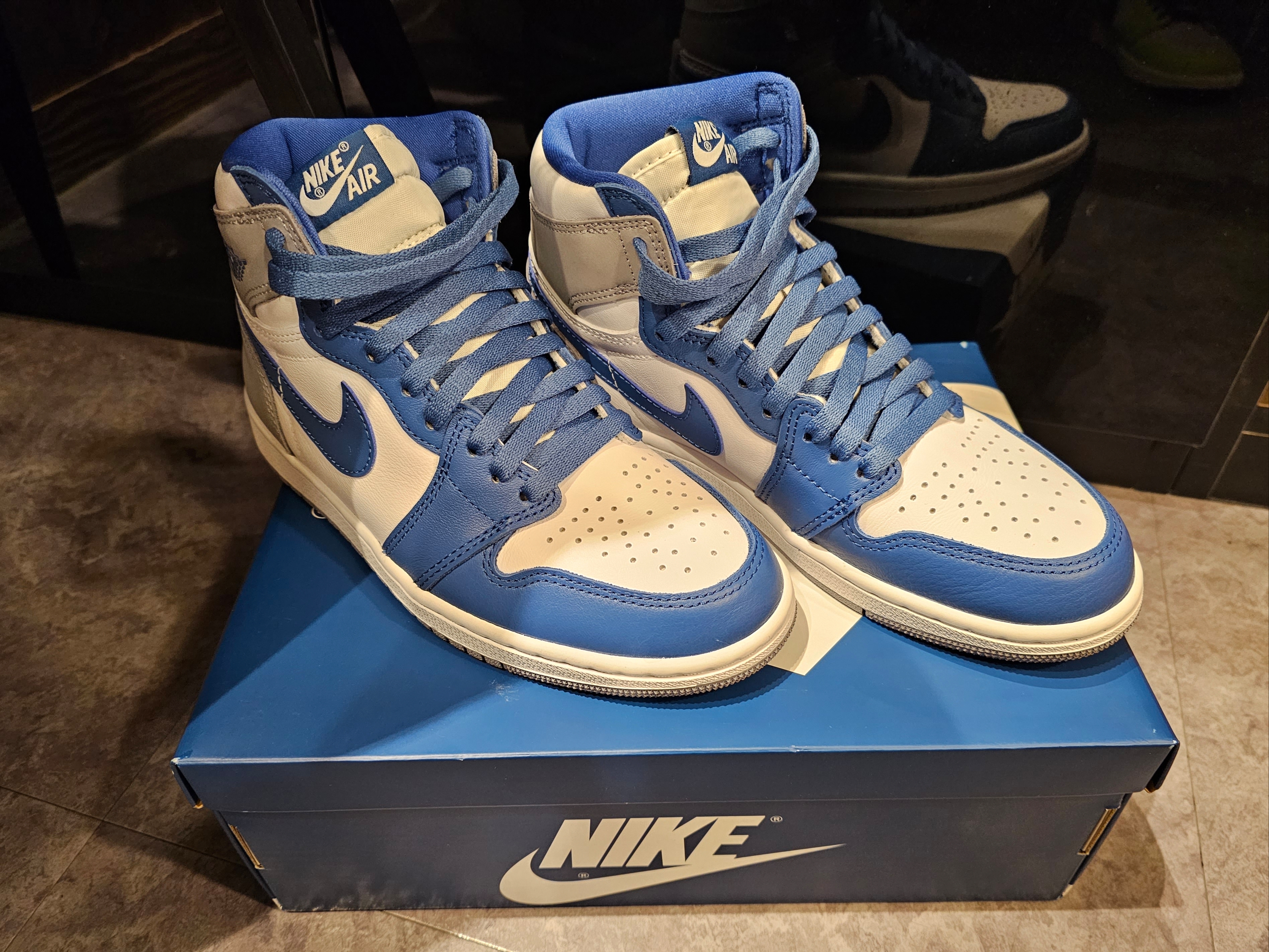 Jordan 1 Retro High OG True Blue 착용 스타일 - 2