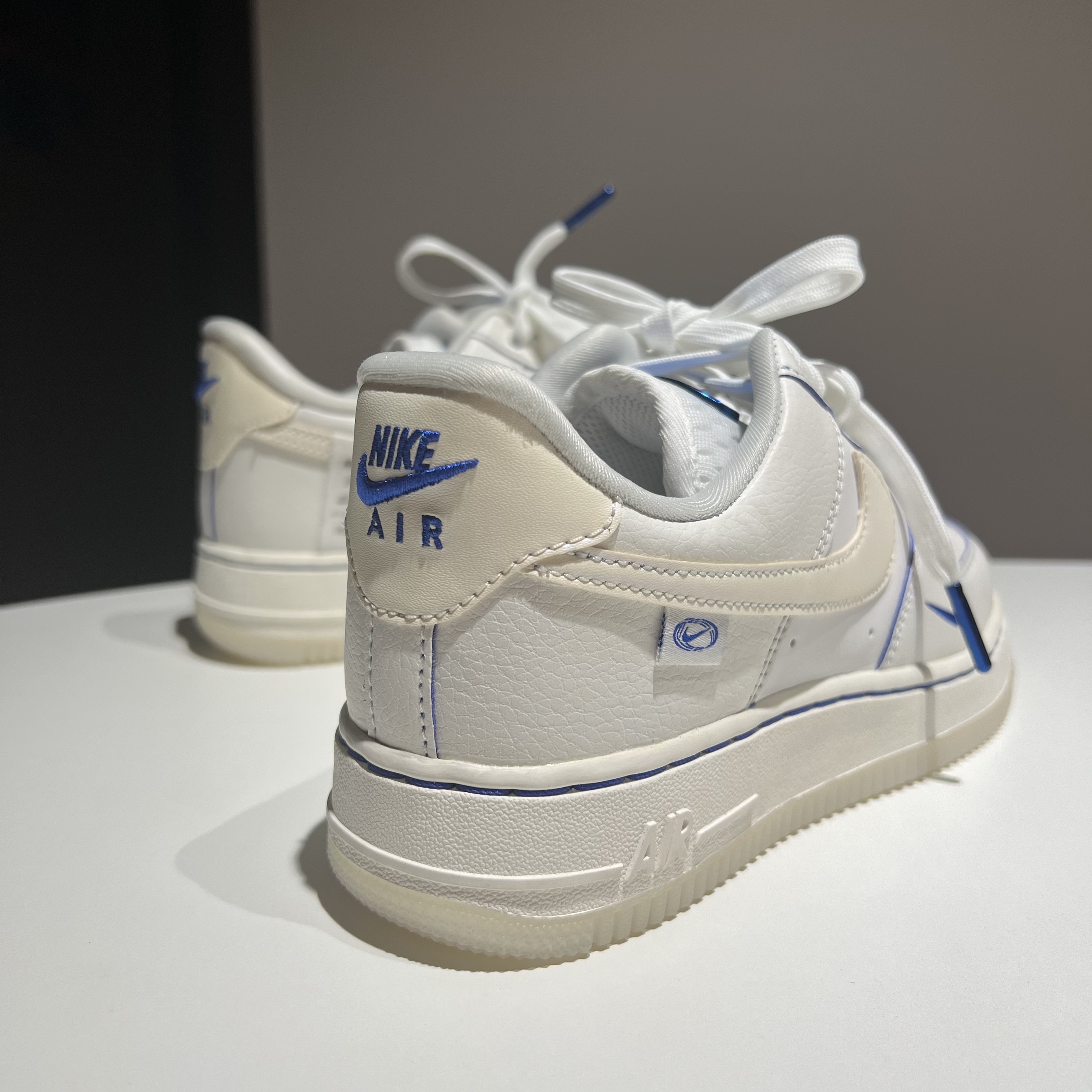 (W) Nike Air Force 1 '07 LX Game Royal Sail 착용 스타일 - 2