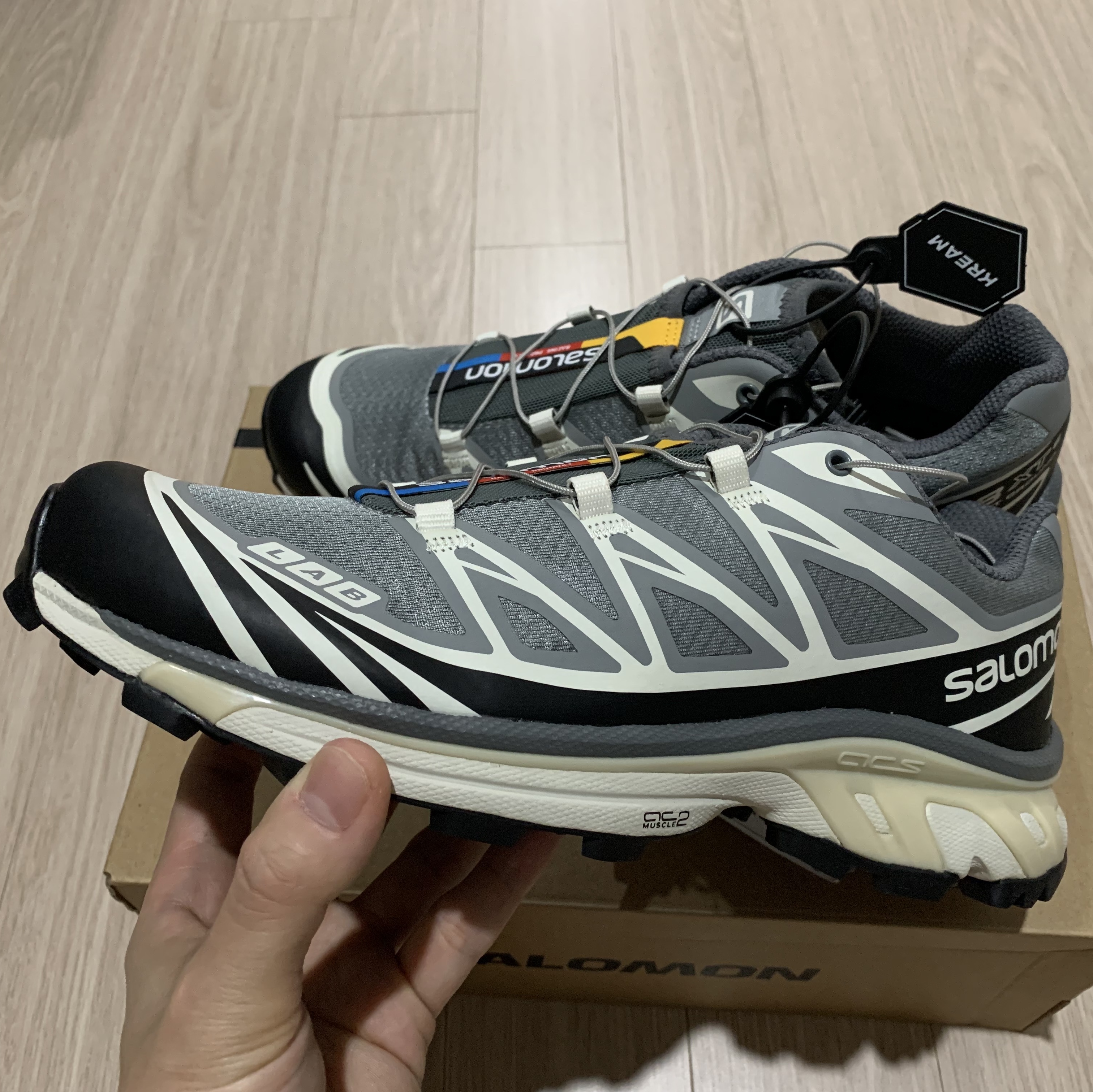 Salomon XT-6 Recut Phantom Vanilla Ice 착용 스타일 - 4