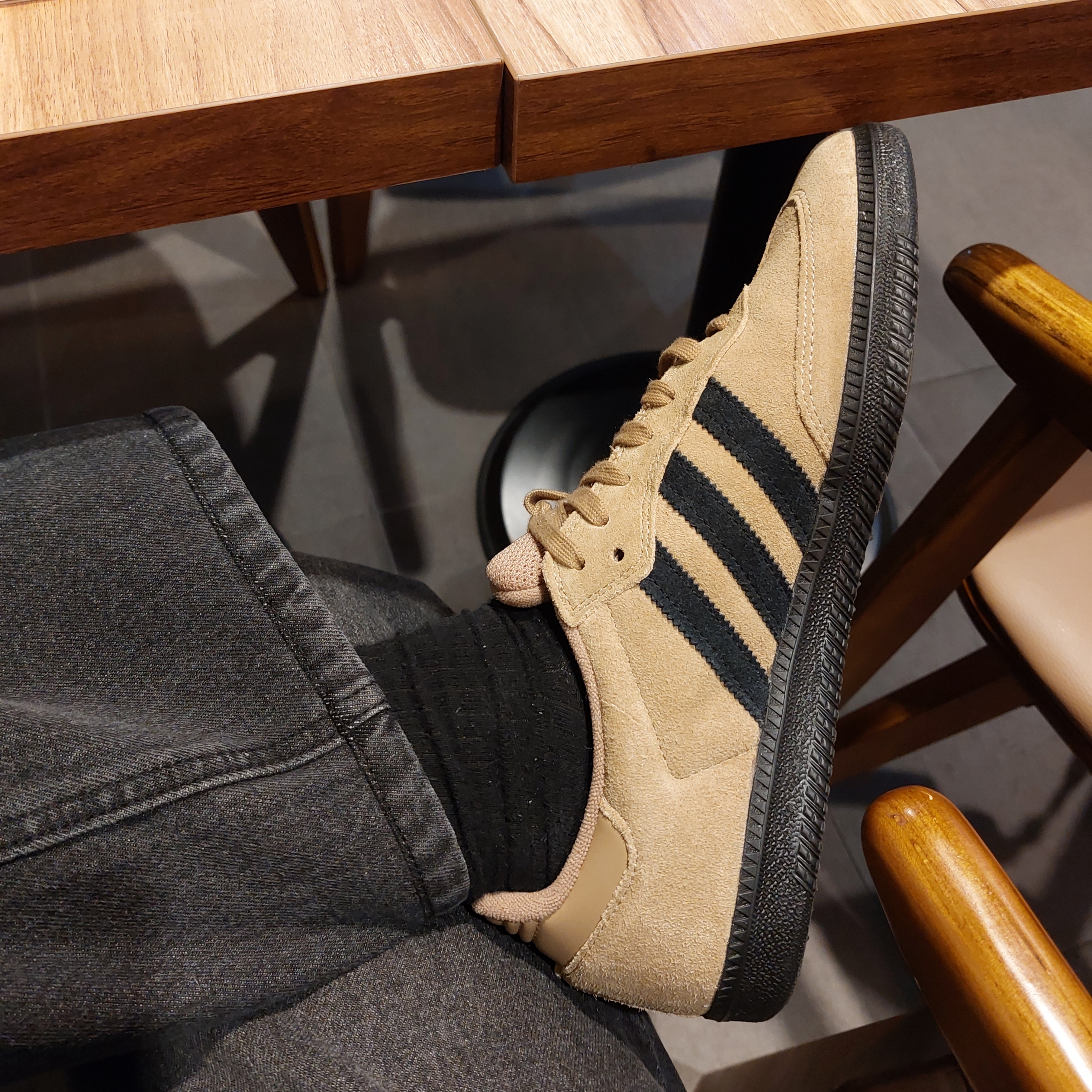 Adidas Samba ADV Cardboard 착용 스타일