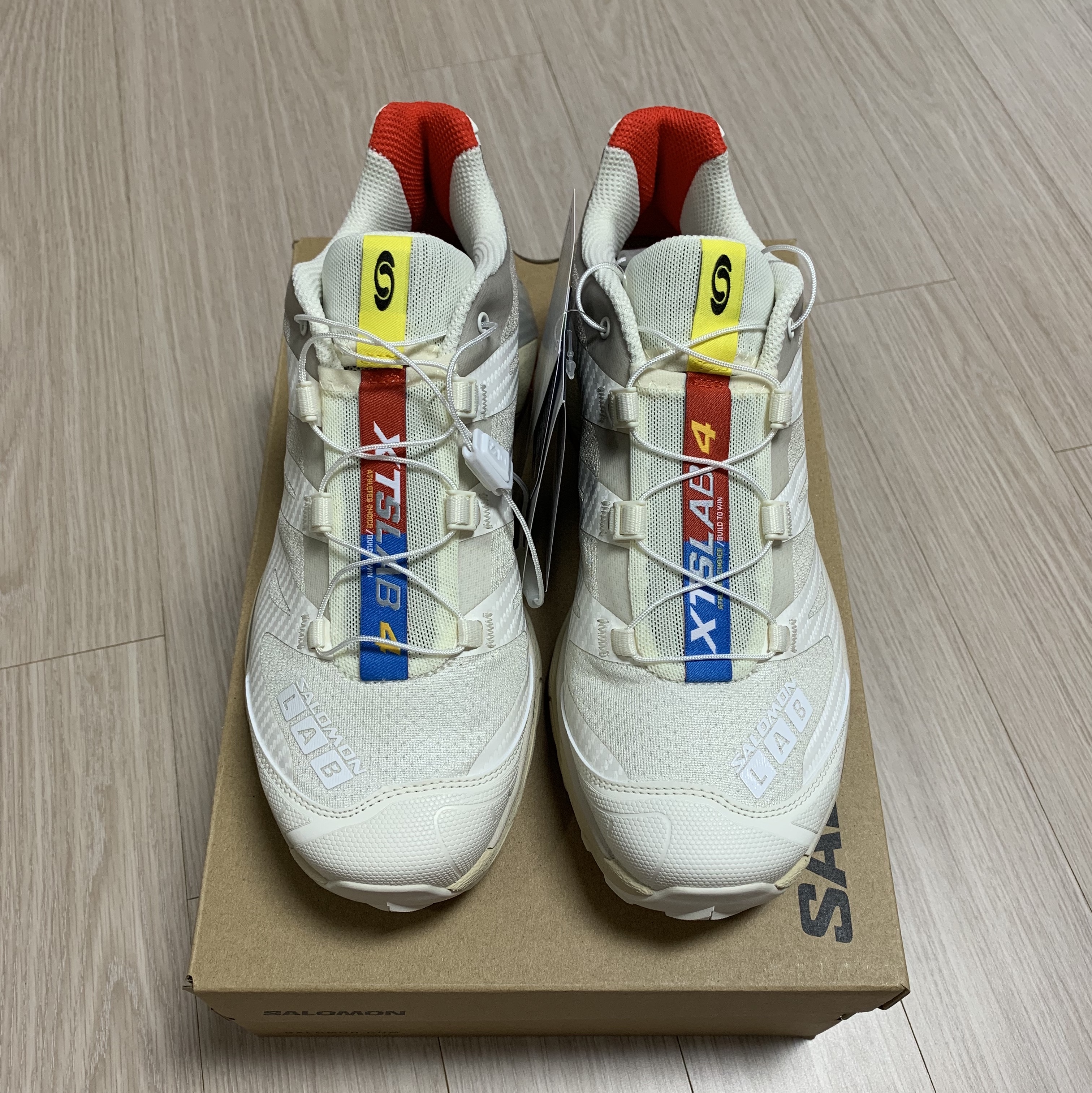 Salomon XT-4 White Lunar Rock 착용 스타일 - 5