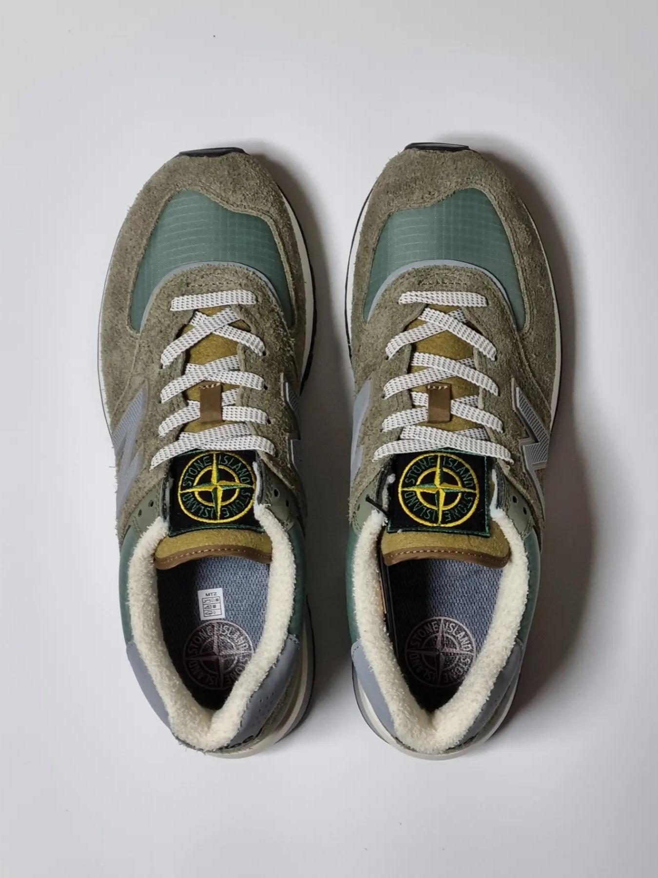 New Balance x Stone Island 574 Legacy Green 착용 스타일