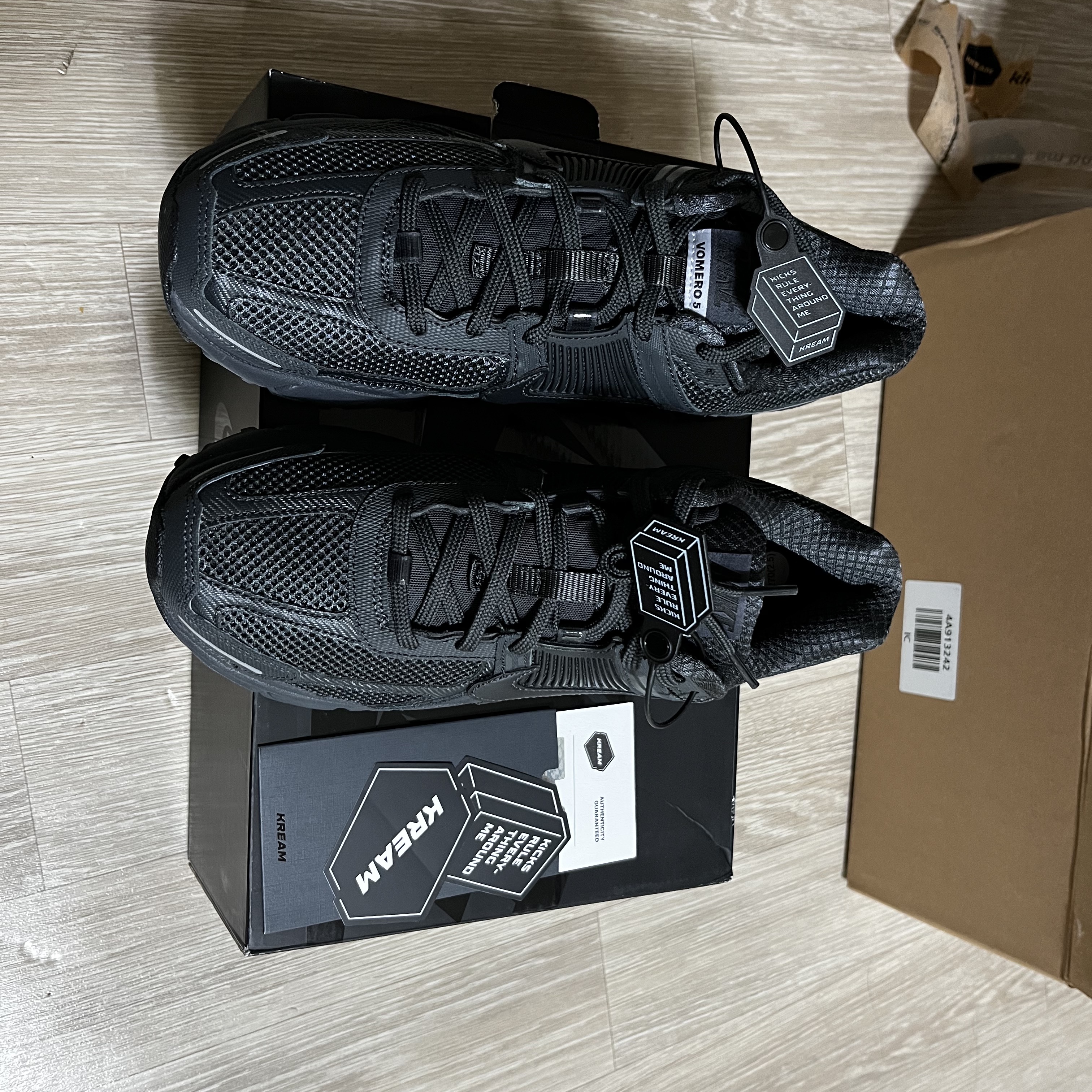 Nike Zoom Vomero 5 SP Anthracite 2023 착용 스타일 - 3
