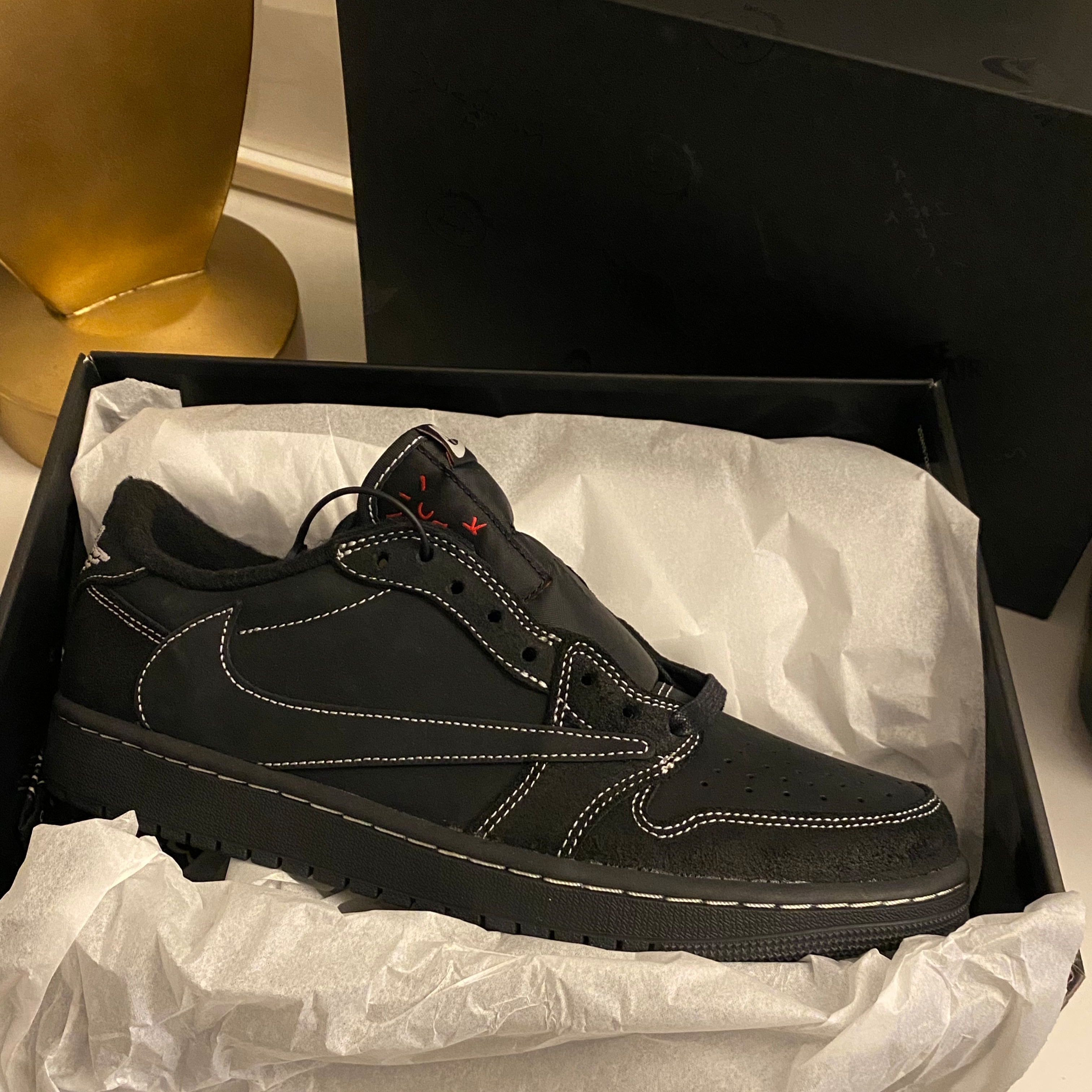 Jordan 1 x Travis Scott Retro Low OG SP Black Phantom 착용 스타일