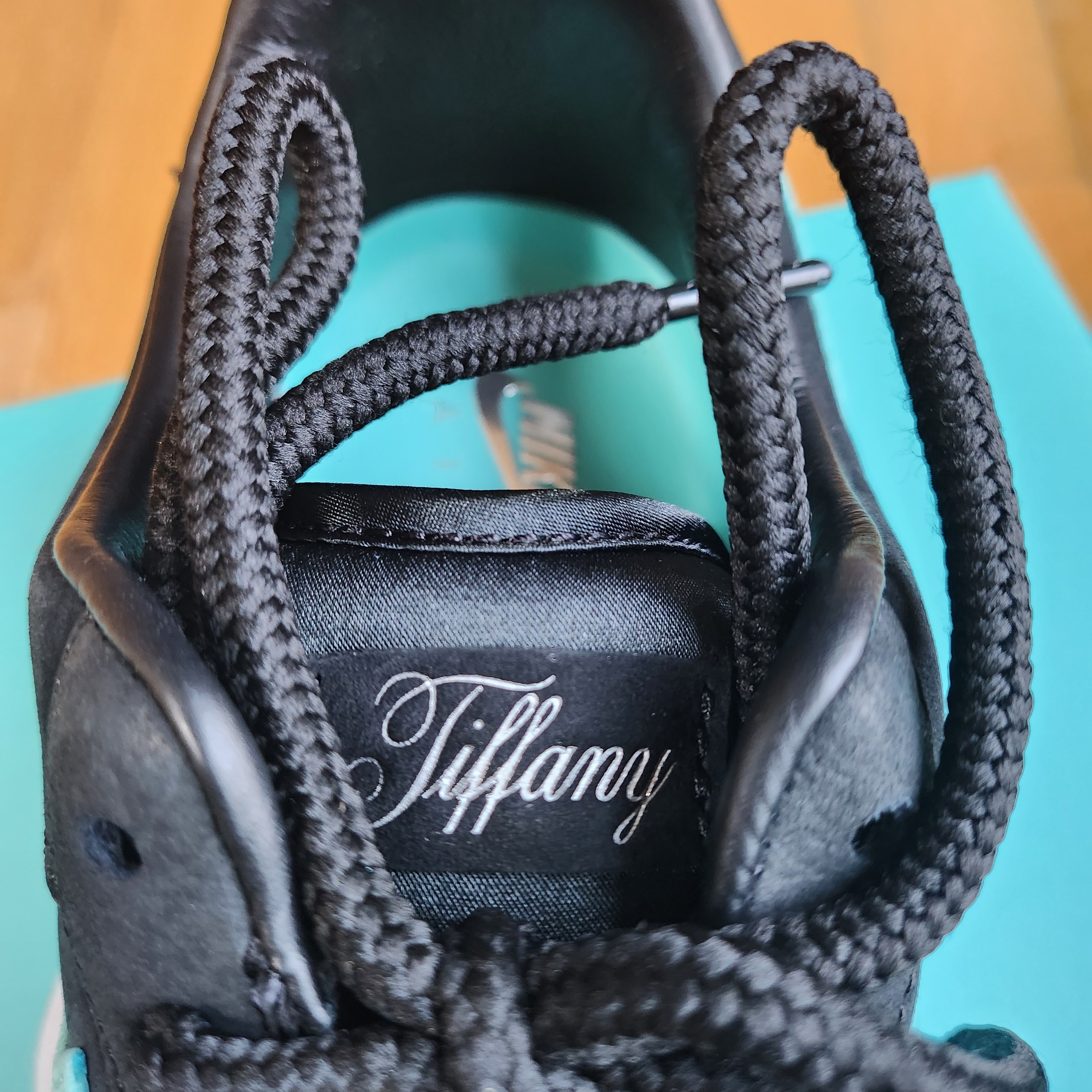 Nike x Tiffany & Co. Air Force 1 Low SP 1837 착용 스타일 - 3