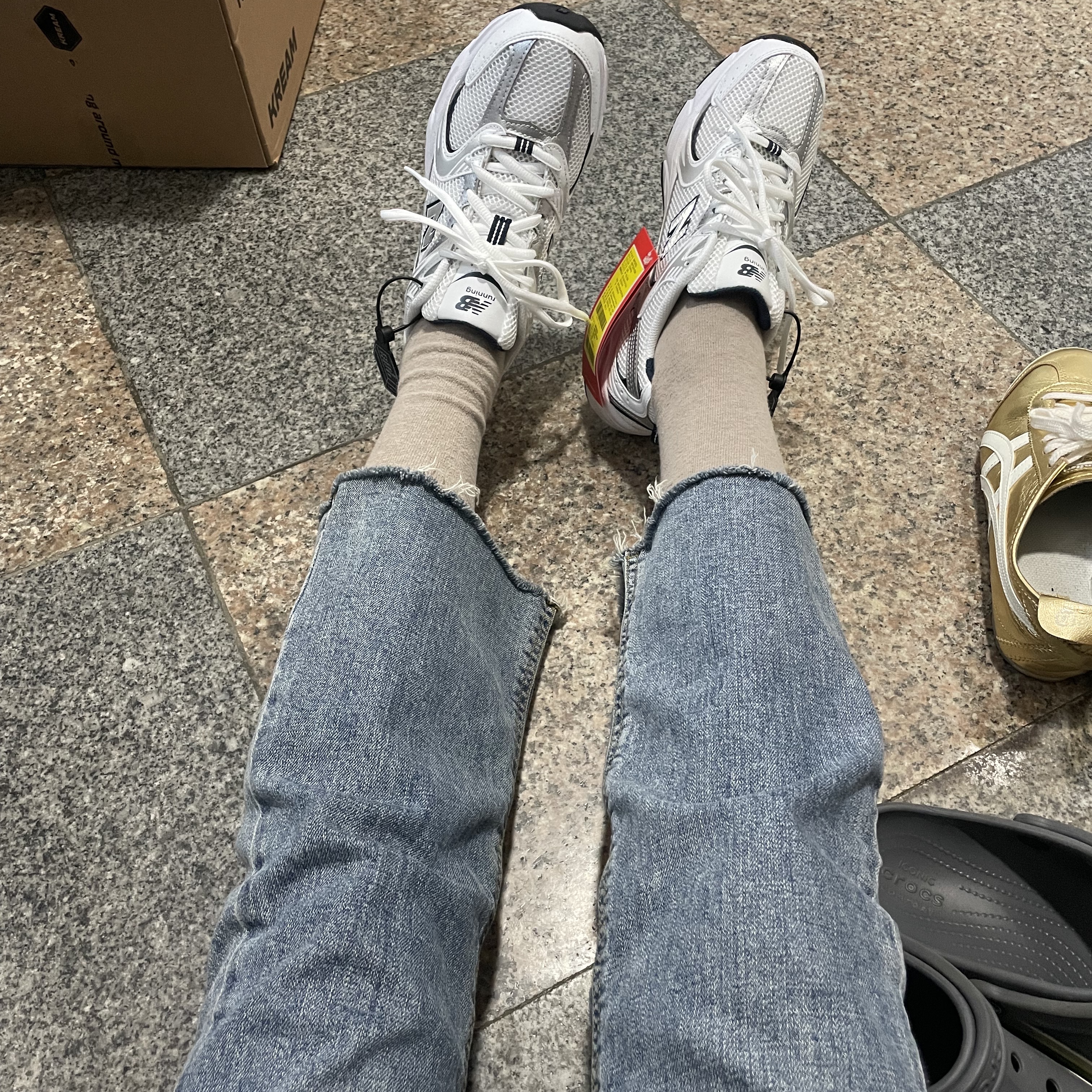 New Balance 530 White 착용 스타일 - 1