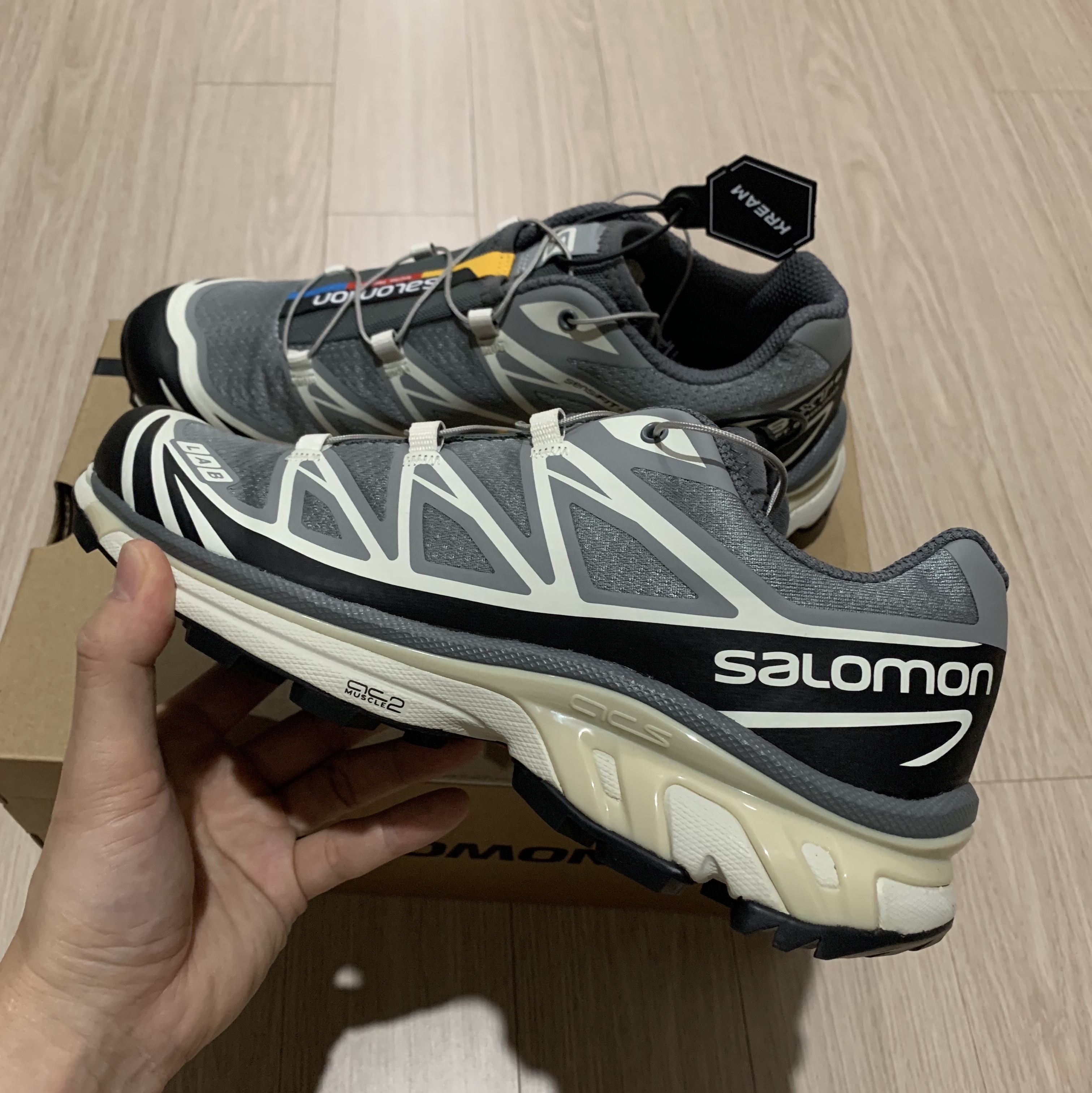 Salomon XT-6 Recut Phantom Vanilla Ice 착용 스타일 - 2