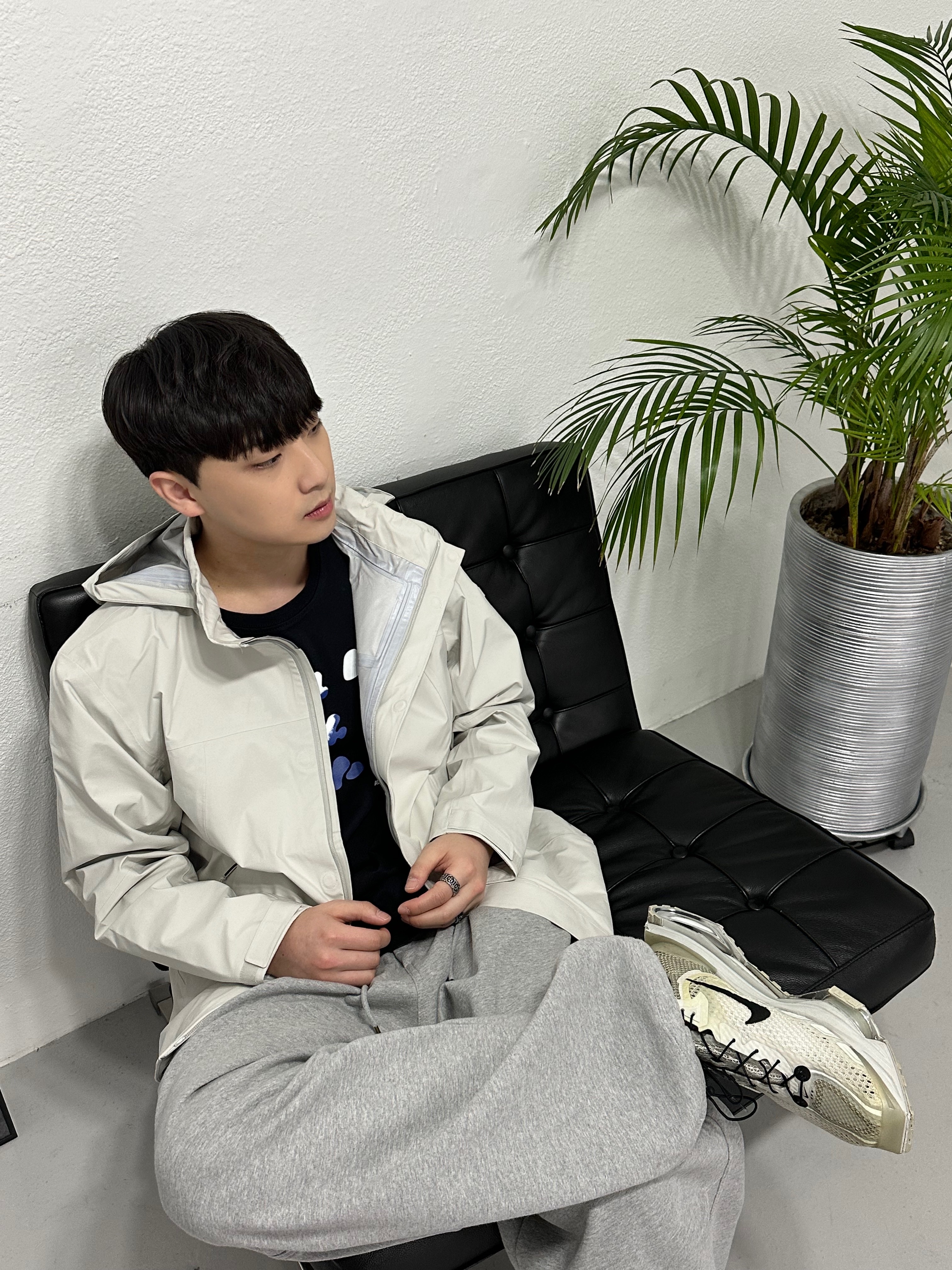 Nike x Matthew M Williams Zoom 004 Stone, Zara x Ader Error Graphic Long Sleeve T-Shirt Black 착용 스타일