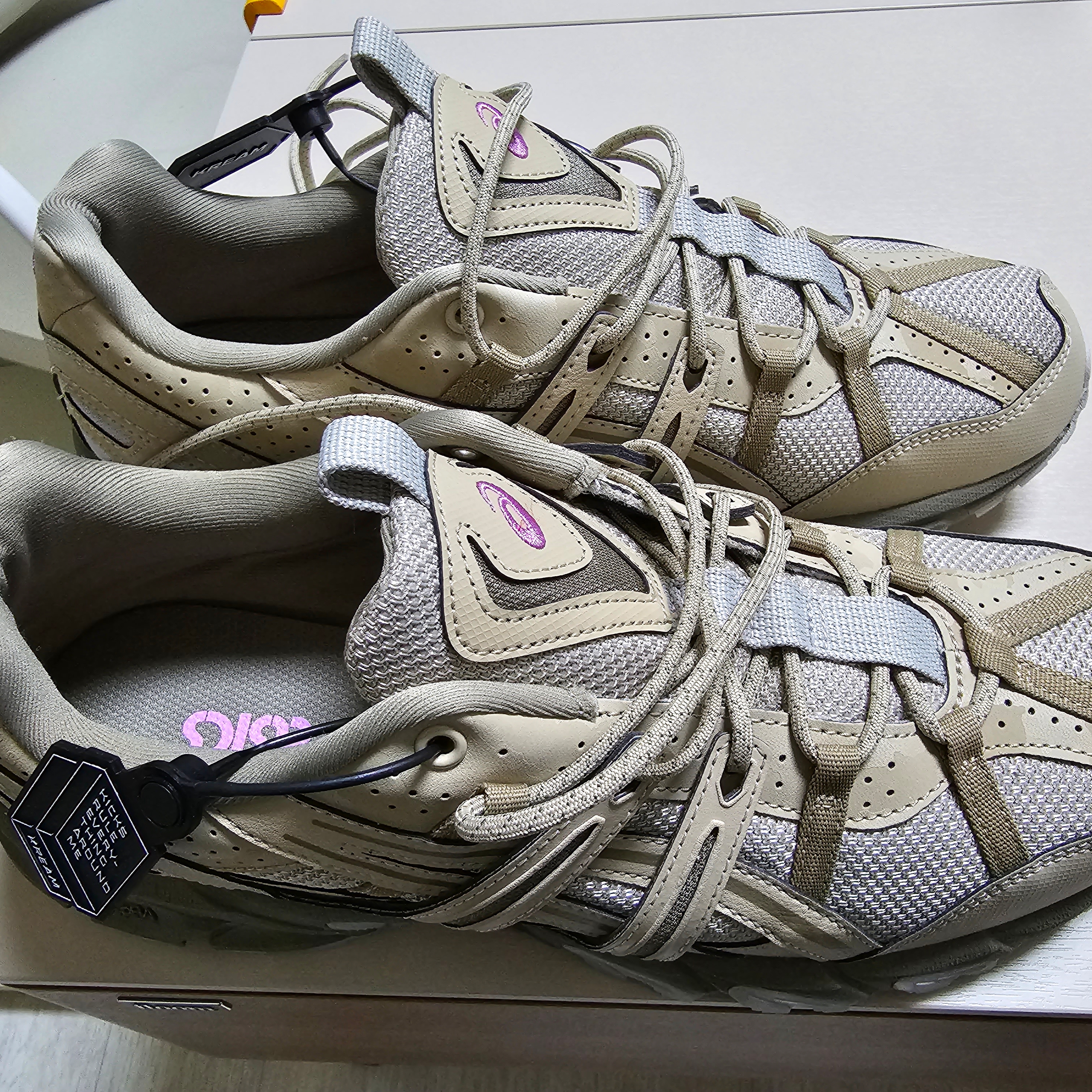 Asics Gel-Sonoma 15-50 Feather Grey Wood Crepe 착용 스타일 - 2