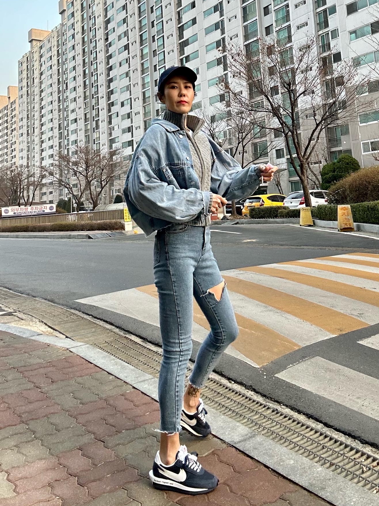 Nike x Sacai x Fragment LDWaffle Blackened Blue, [30% 적립] Polo Ralph Lauren Cotton Chino Ball Cap Newport Navy 착용 스타일 - 1