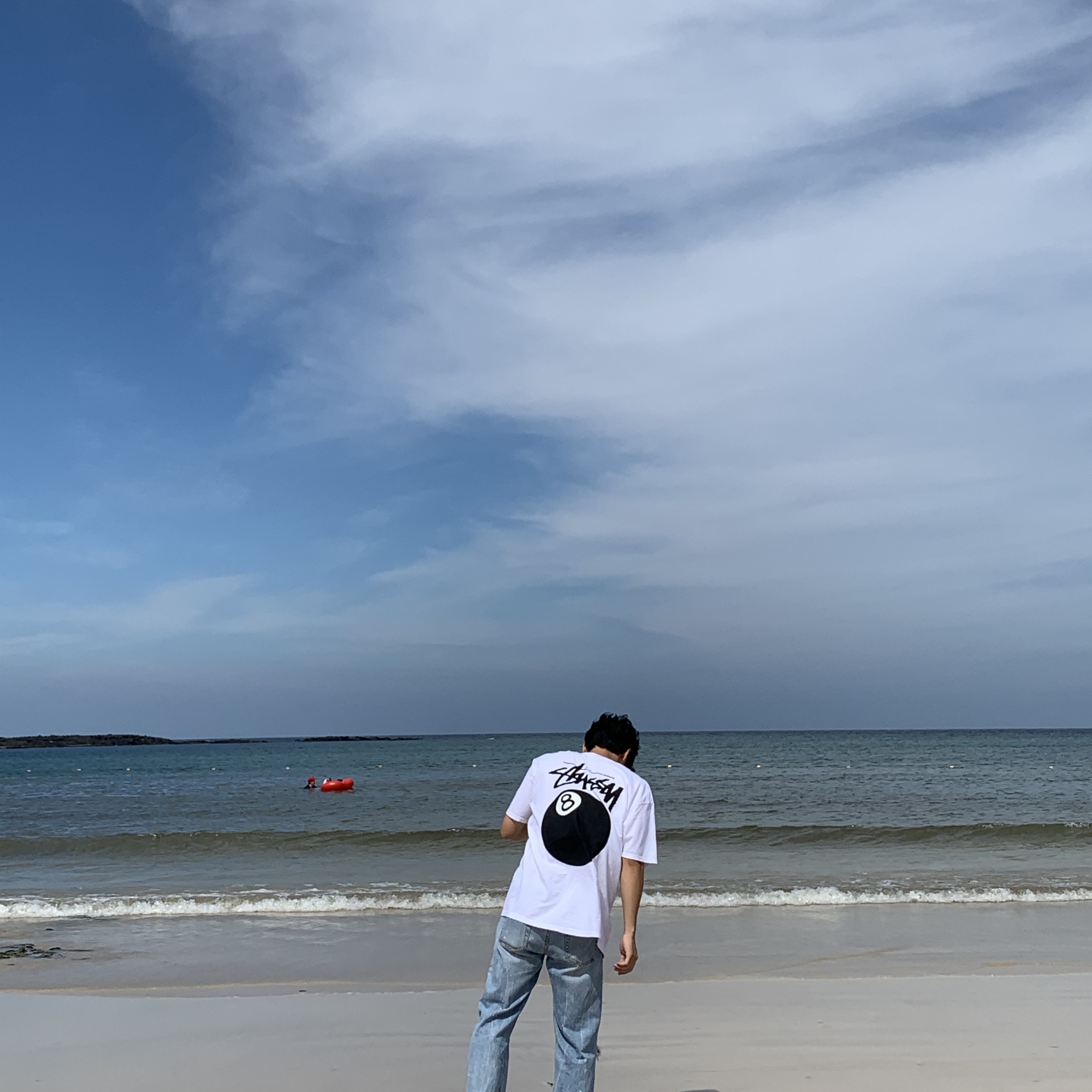 Stussy 8 Ball T-Shirt White - 22SS 착용 스타일 - 2
