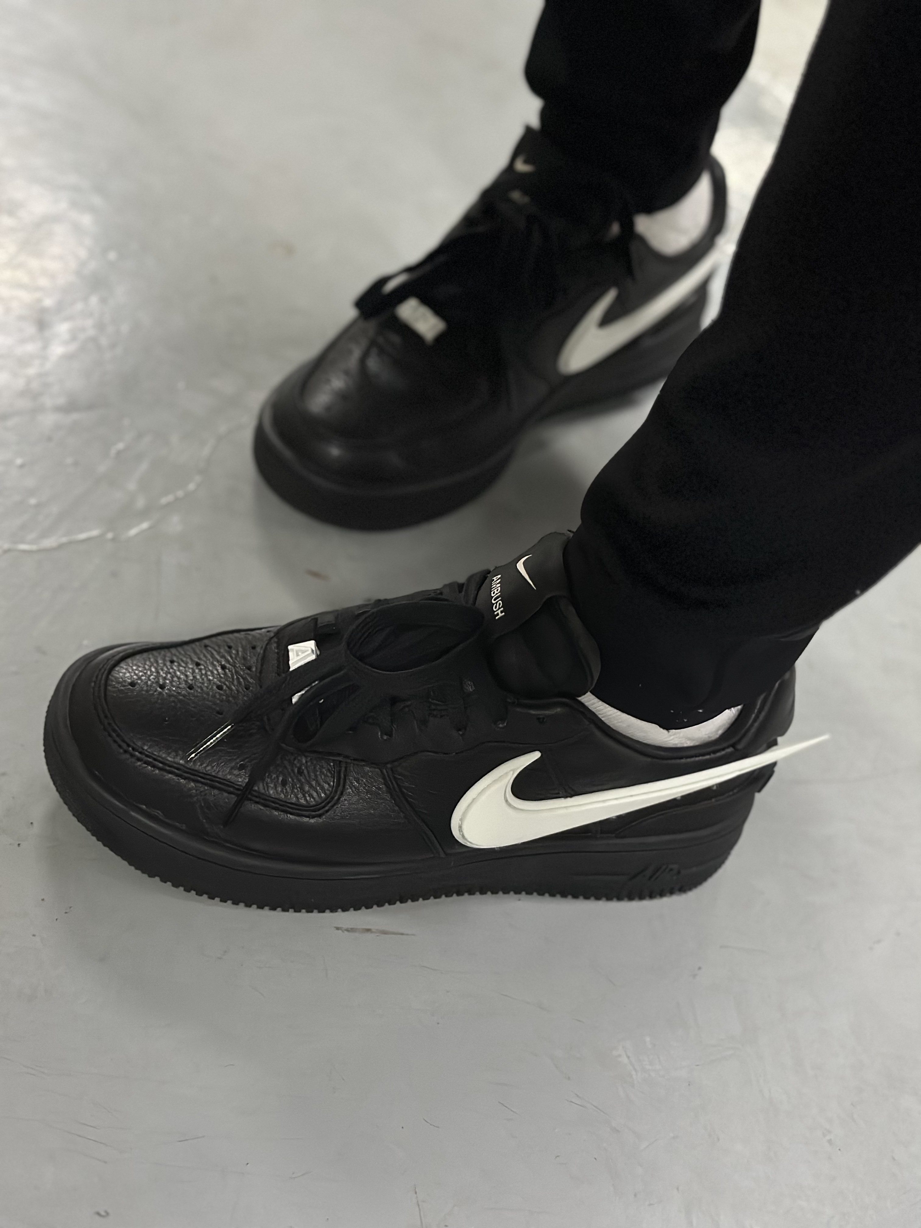 Nike x Ambush Air Force 1 Low SP Black 착용 스타일 - 2