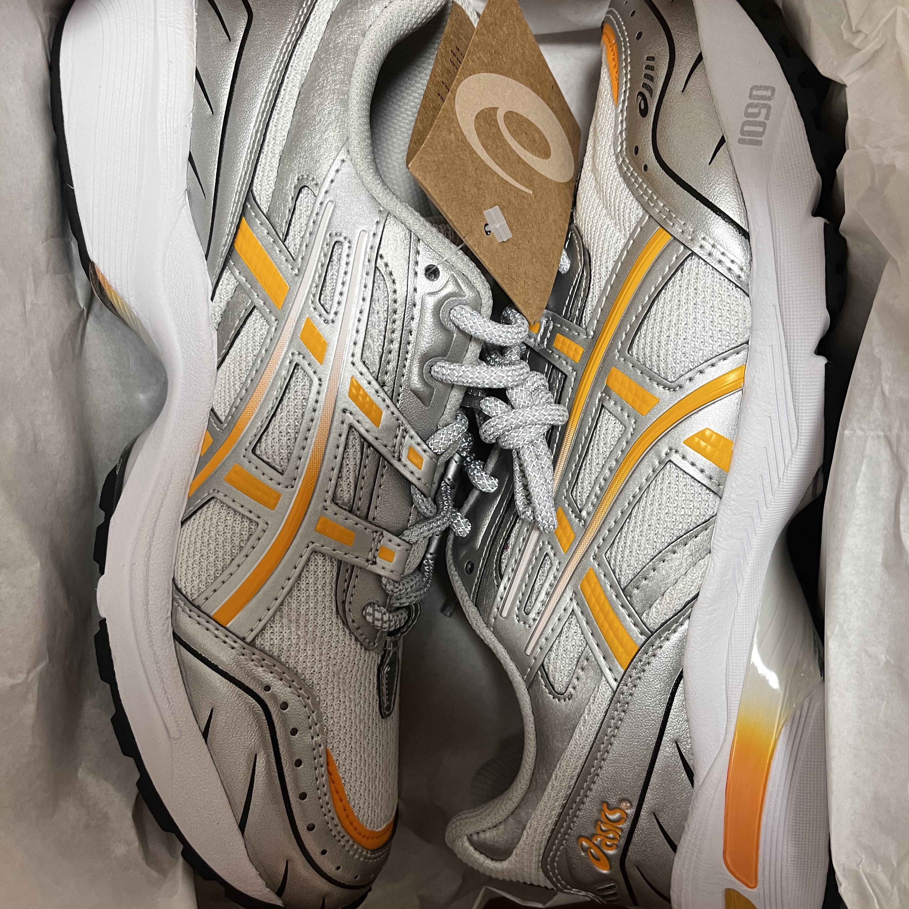 Asics Gel-1090 White Citrus 착용 스타일