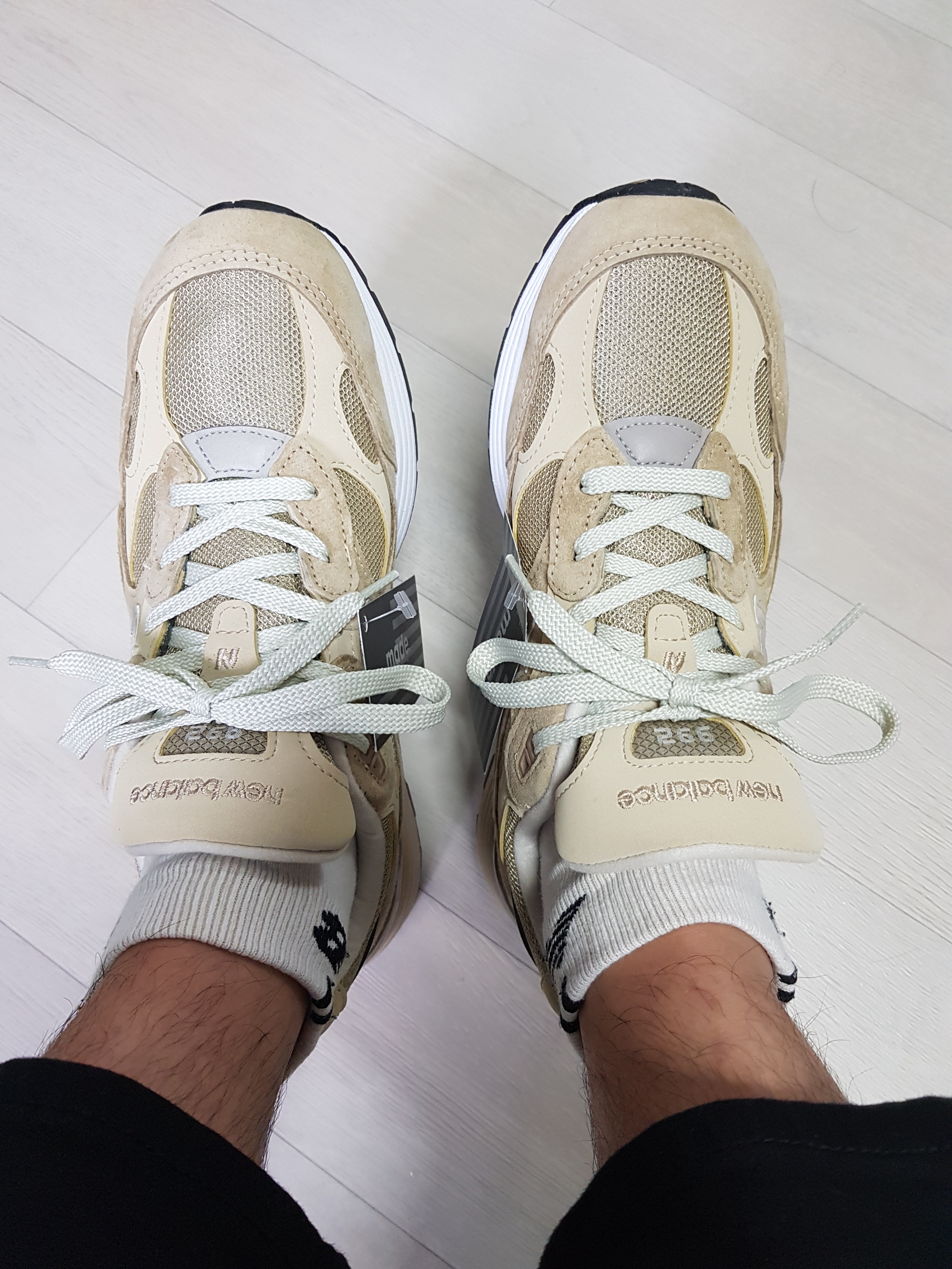 New Balance 992 Made in USA Tan 착용 스타일