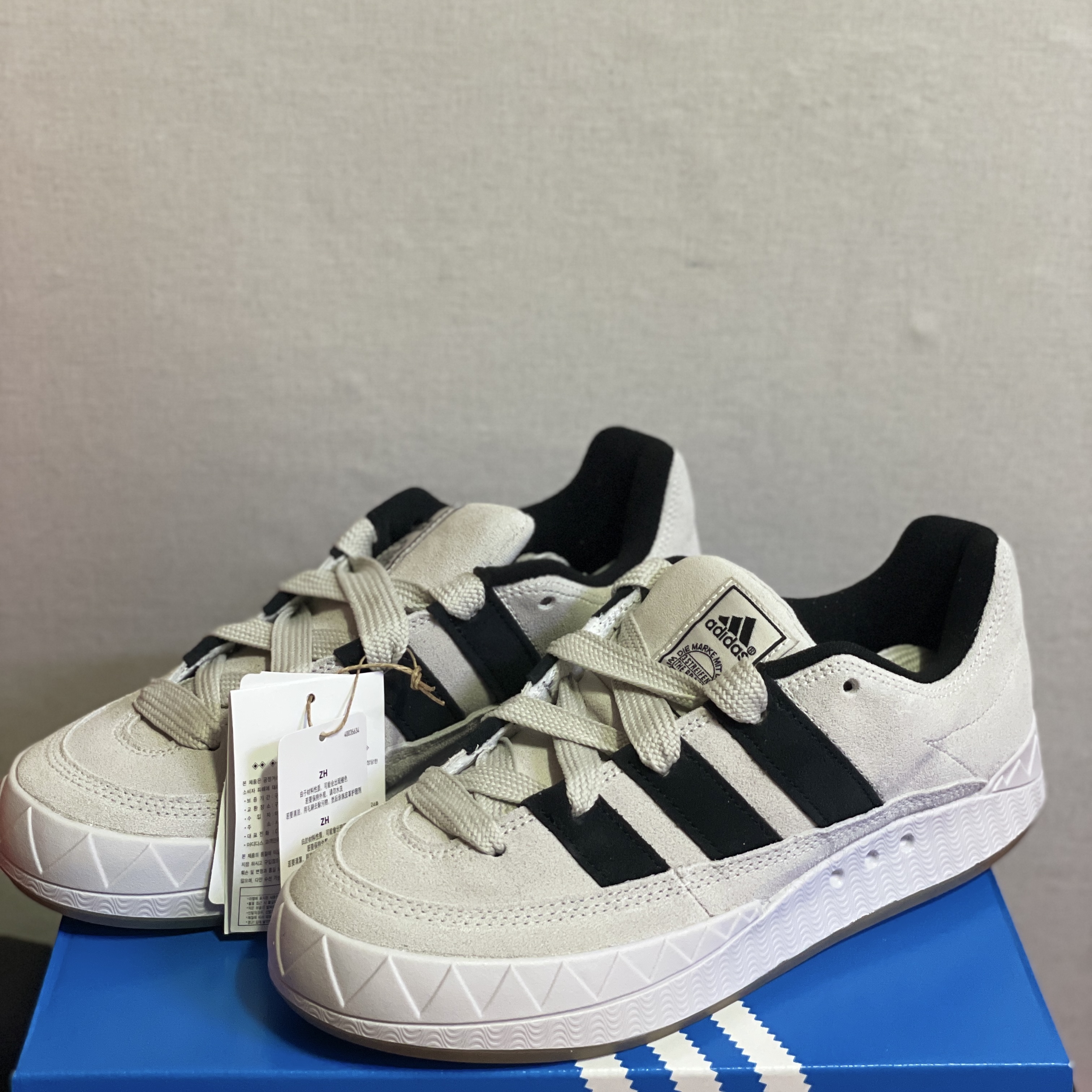 Adidas Adimatic Grey One 착용 스타일 - 1