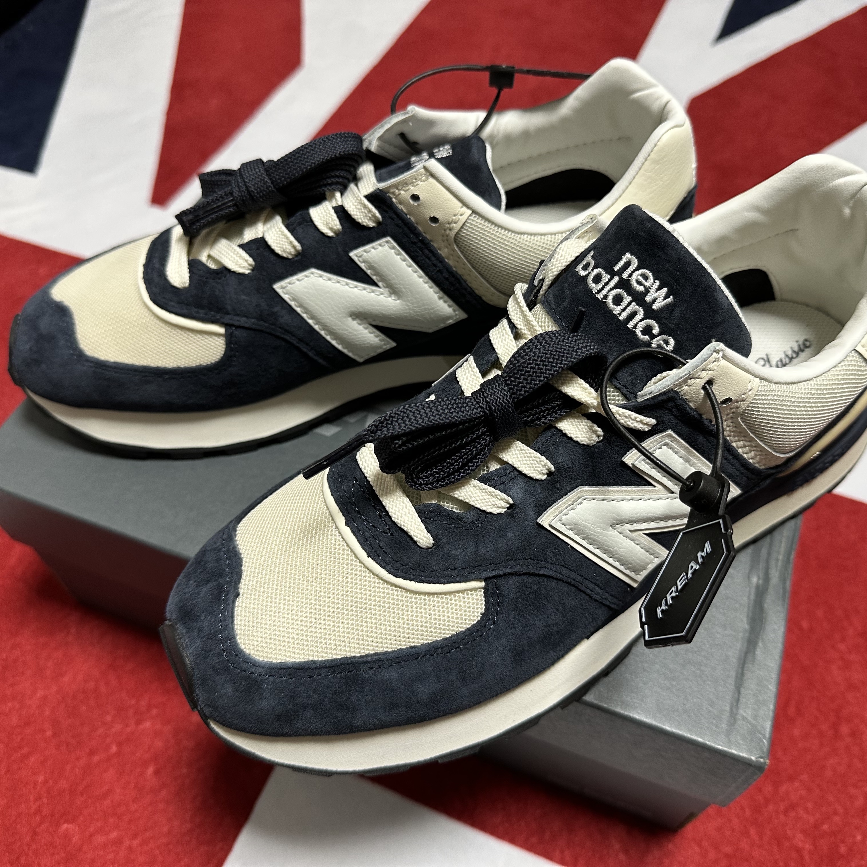 New Balance 574 Legacy Navy Blue 착용 스타일 - 2
