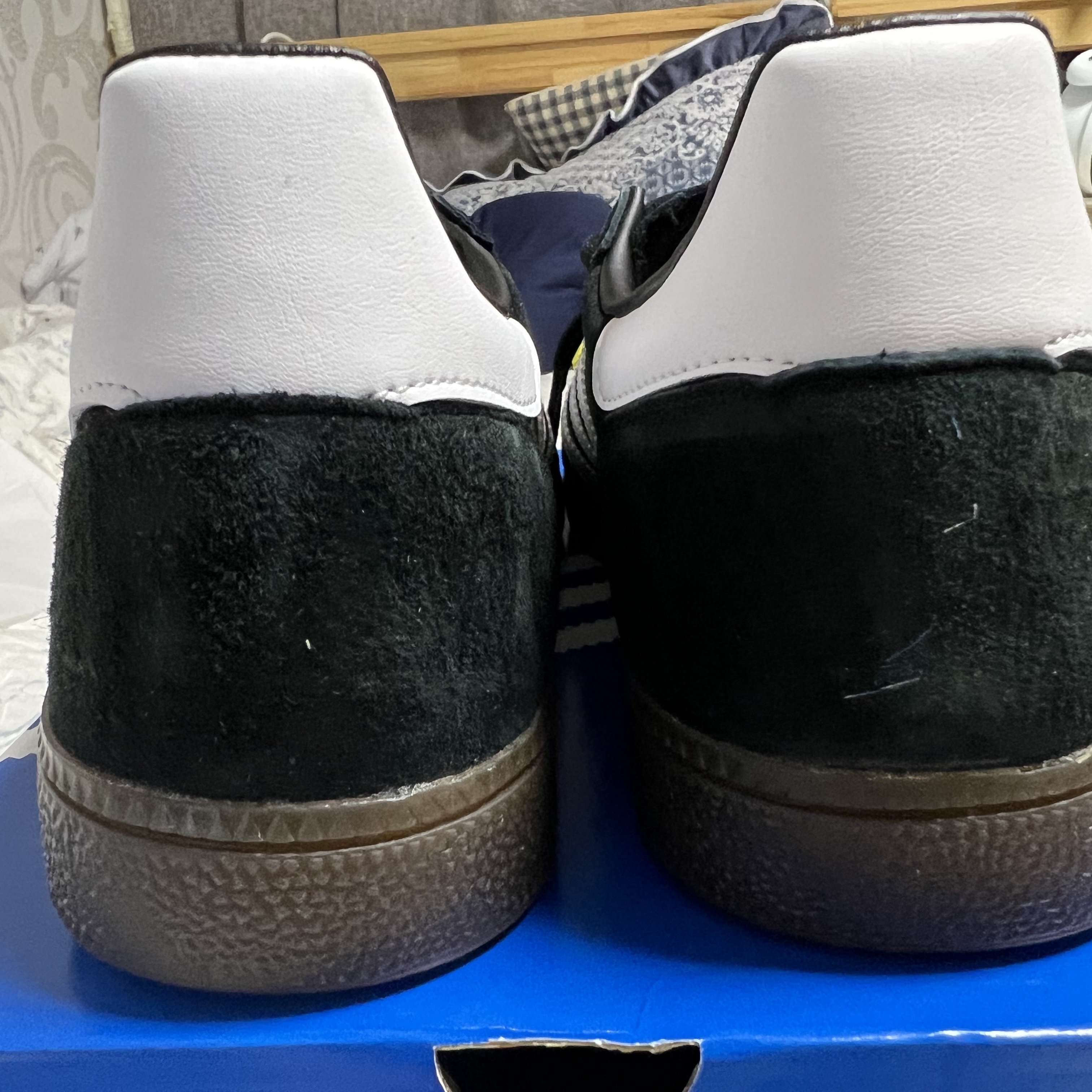 Adidas Spezial Handball Core Black 착용 스타일 - 3