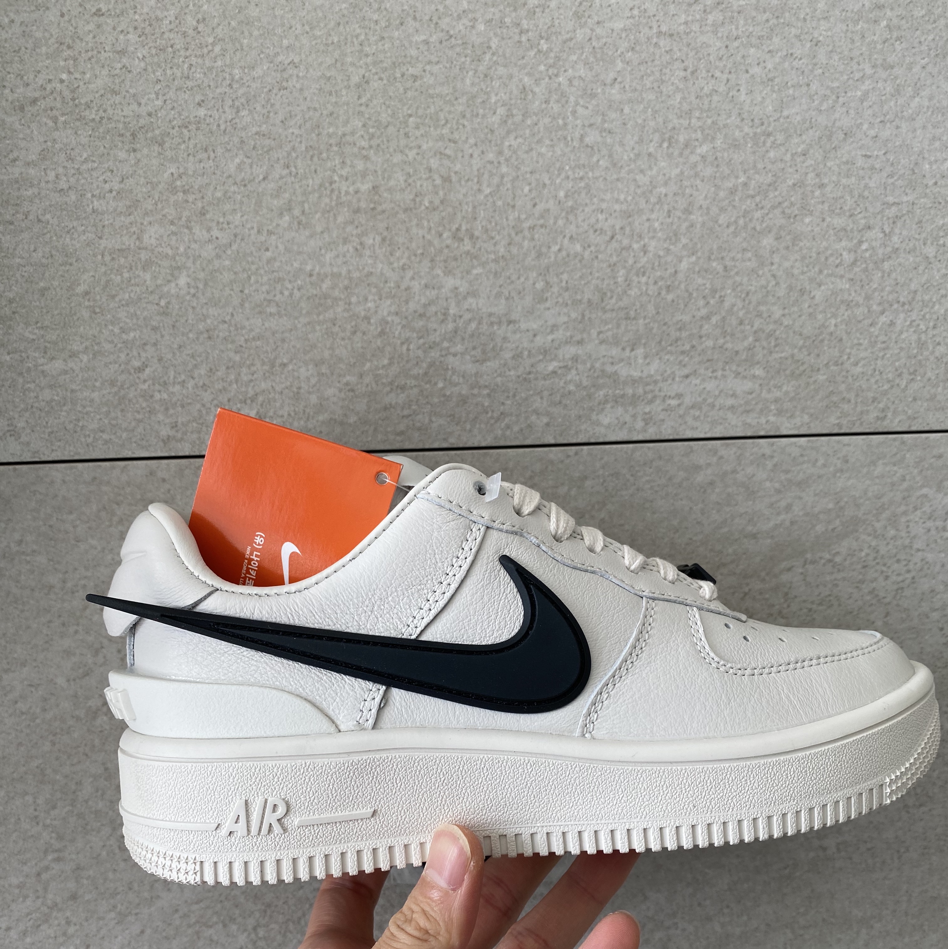 Nike x Ambush Air Force 1 Low SP Phantom 착용 스타일 - 4