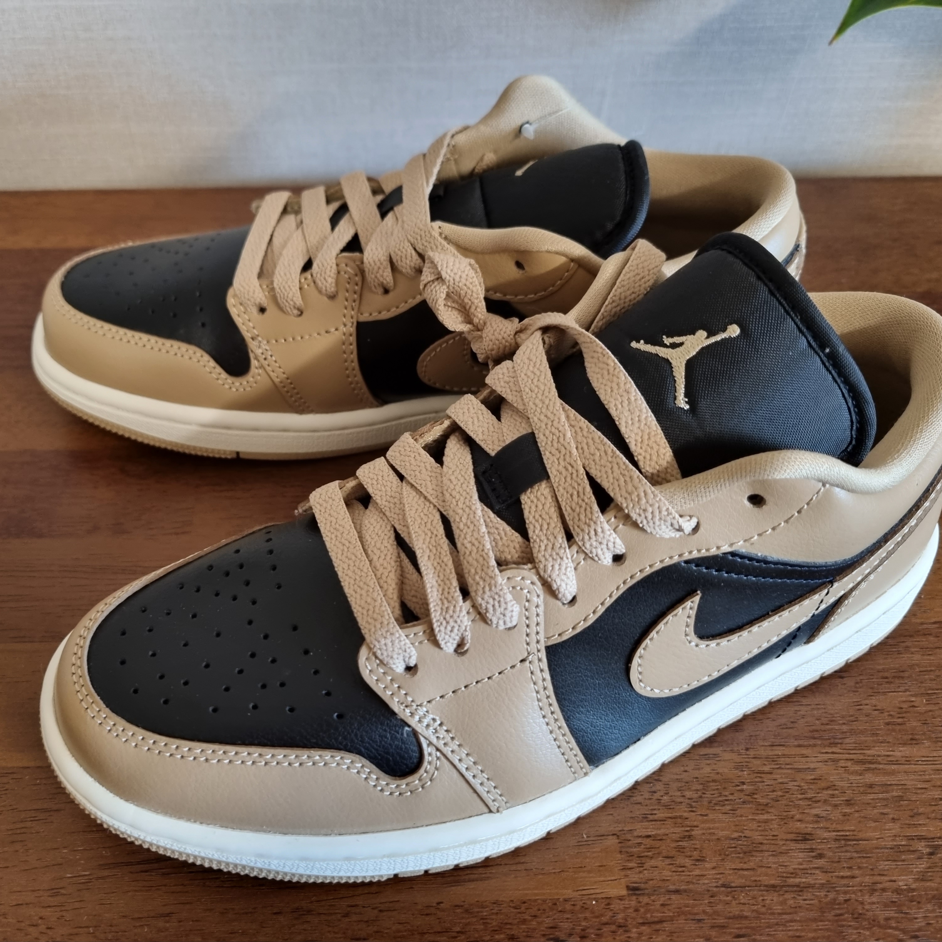 (W) Jordan 1 Low Desert Sail 착용 스타일 - 2